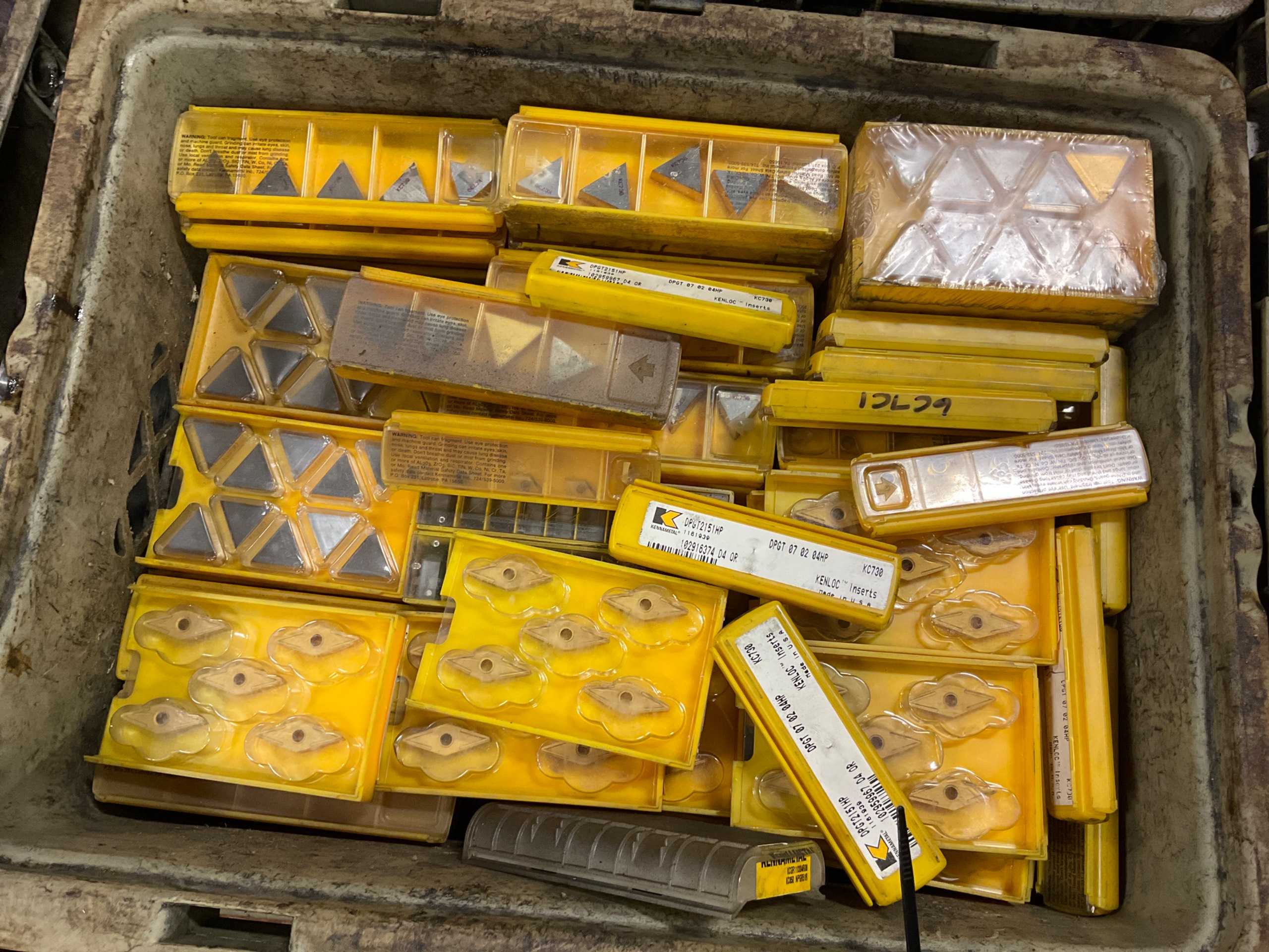 BULK QTY OF INDEXABLE CARBIDE INSERTS - INDUSTRIAL PARTS