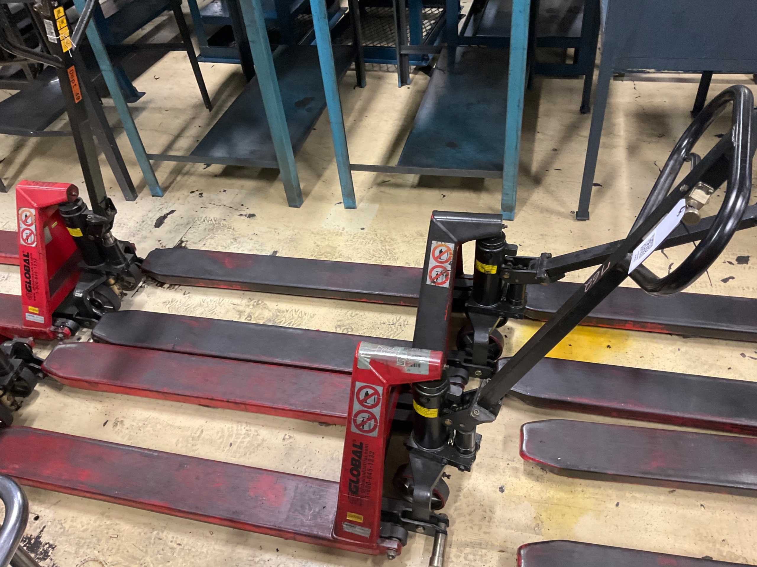 QTY 2: MANUAL PALLET JACK - MANUAL PALLET JACKS
