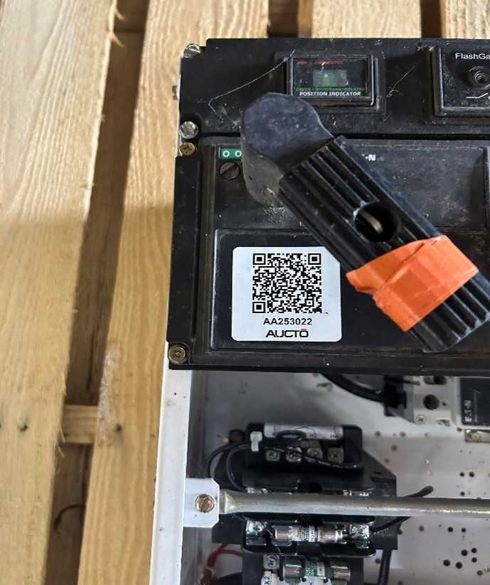 EATON HMCP CIRCUIT BREAKER - CIRCUIT BREAKERS