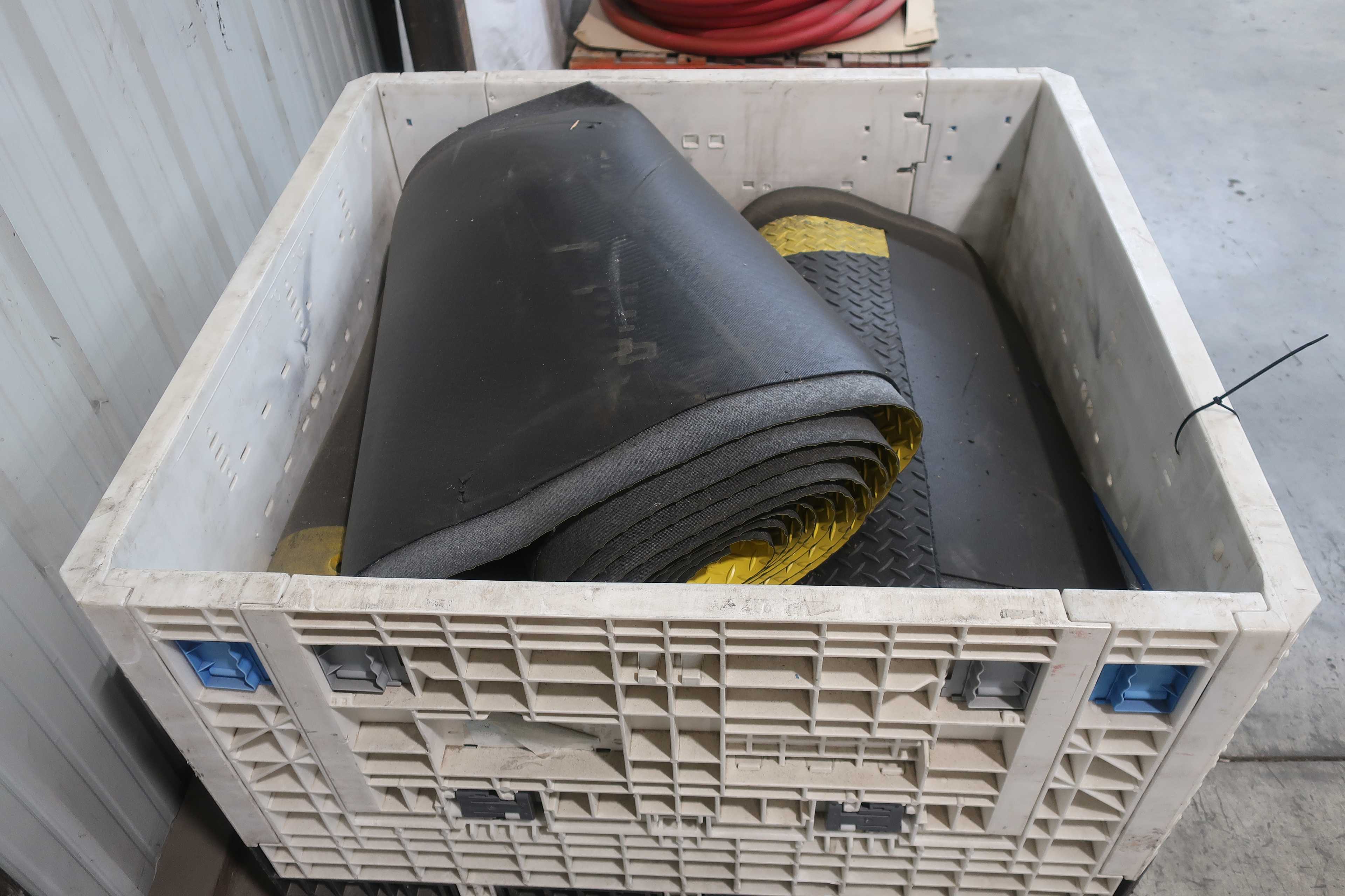 LOT OF CUSHIONED, NON-SLIP RUBBER SAFTEY MAT - SAFETY EQUIPMENT