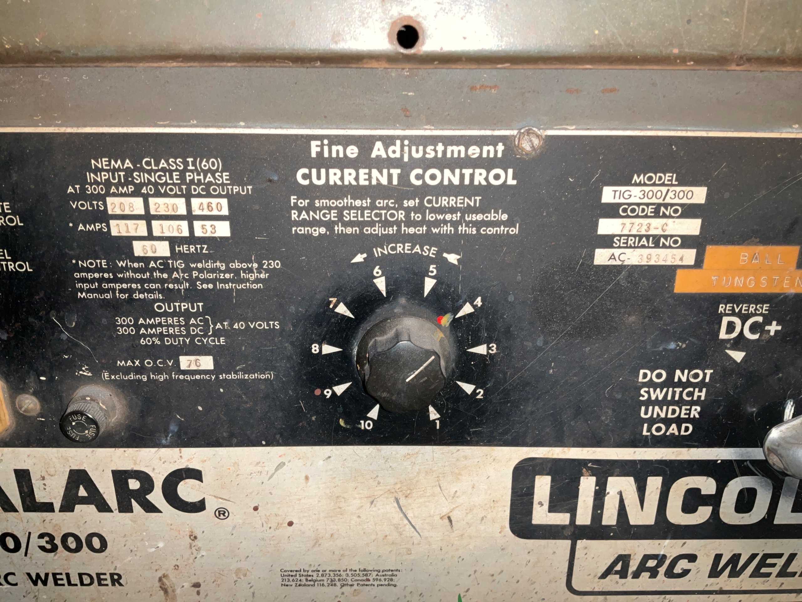 LINCOLN IDEALARC TIG 300/300 ARC WELDER - WELDERS