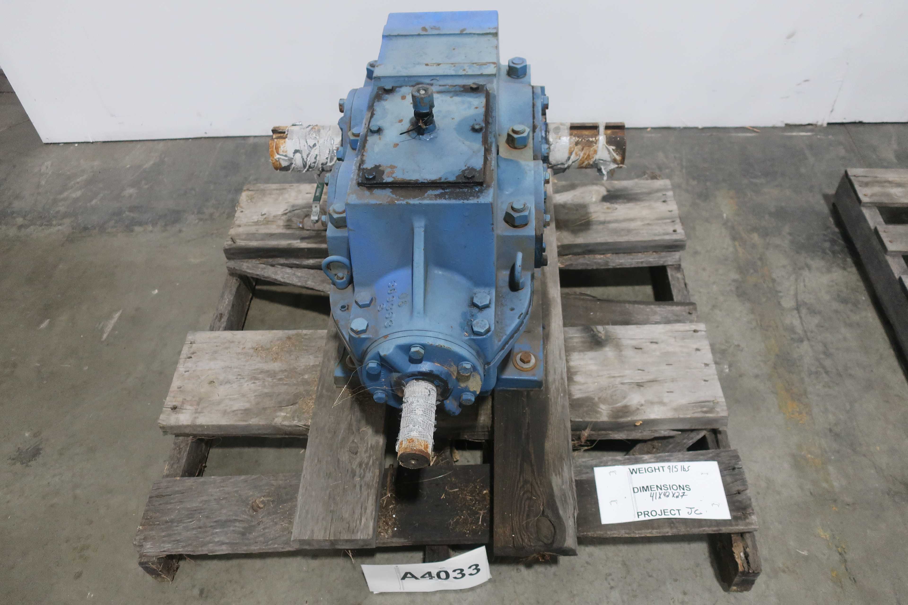 LOT OF 2 ASSORTED GEAR REDUCERS - GEAR REDUCERS