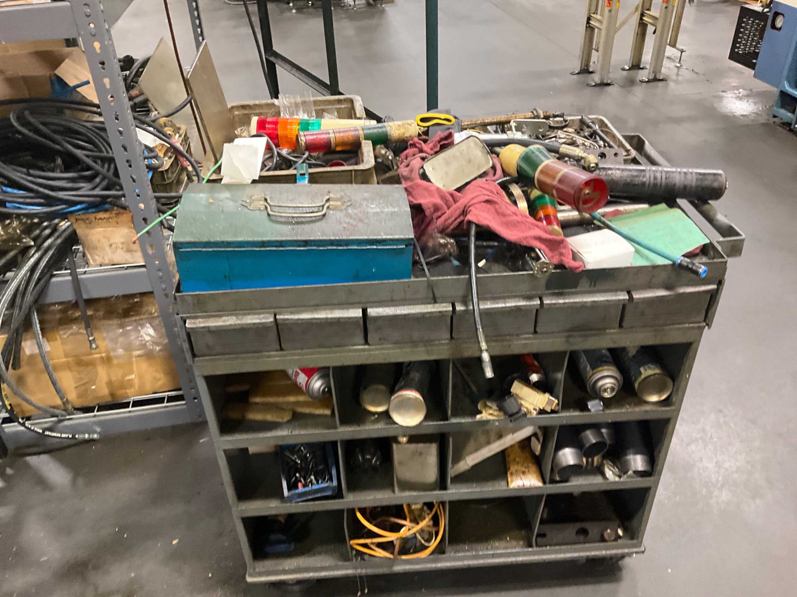 ROLLING DRAWER WITH PARTS - ROLLING TOOL CHEST