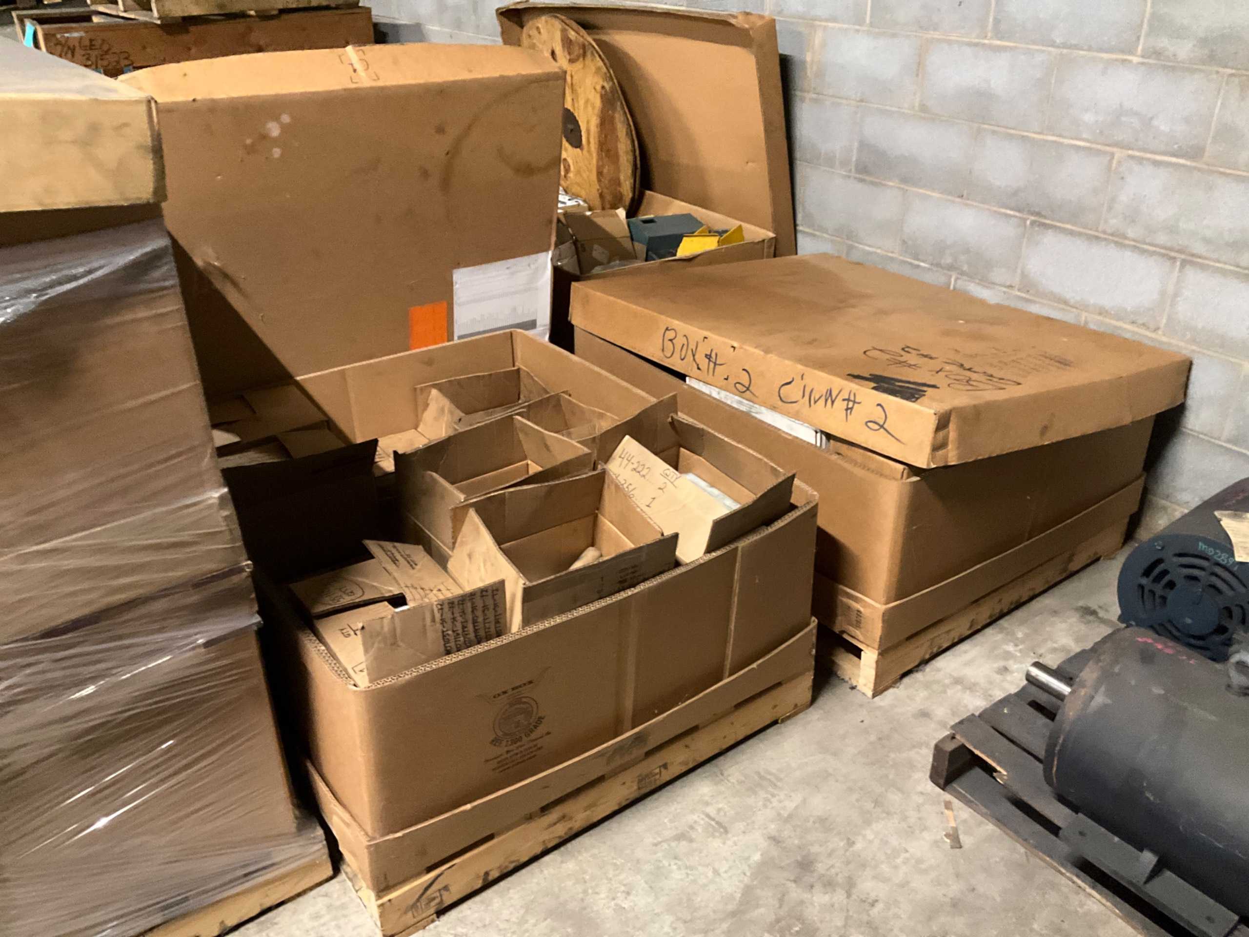 BULK QTY OF INDUSTRIAL PARTS - INDUSTRIAL PARTS