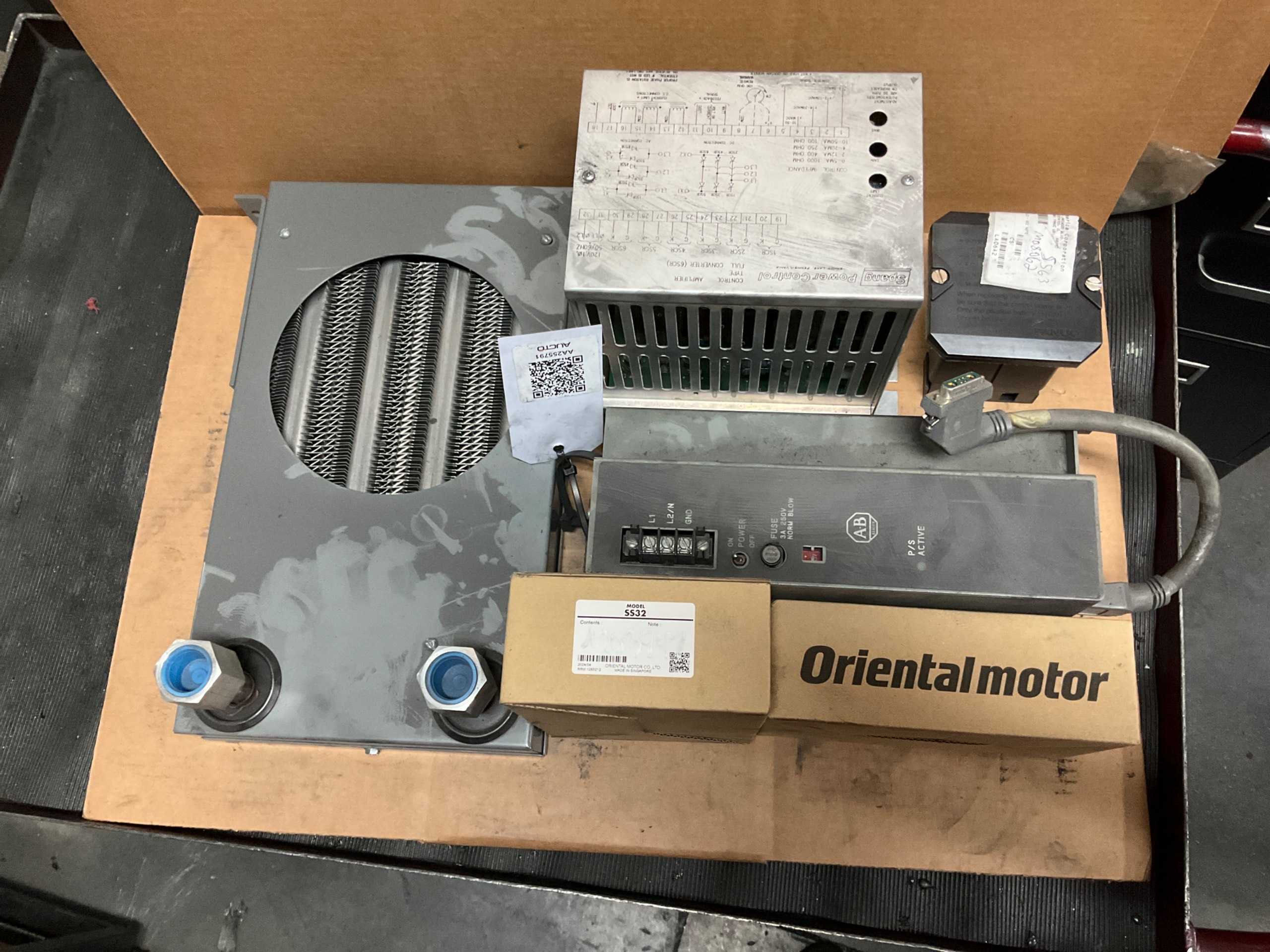BULK QTY OF INDUSTRIAL PARTS