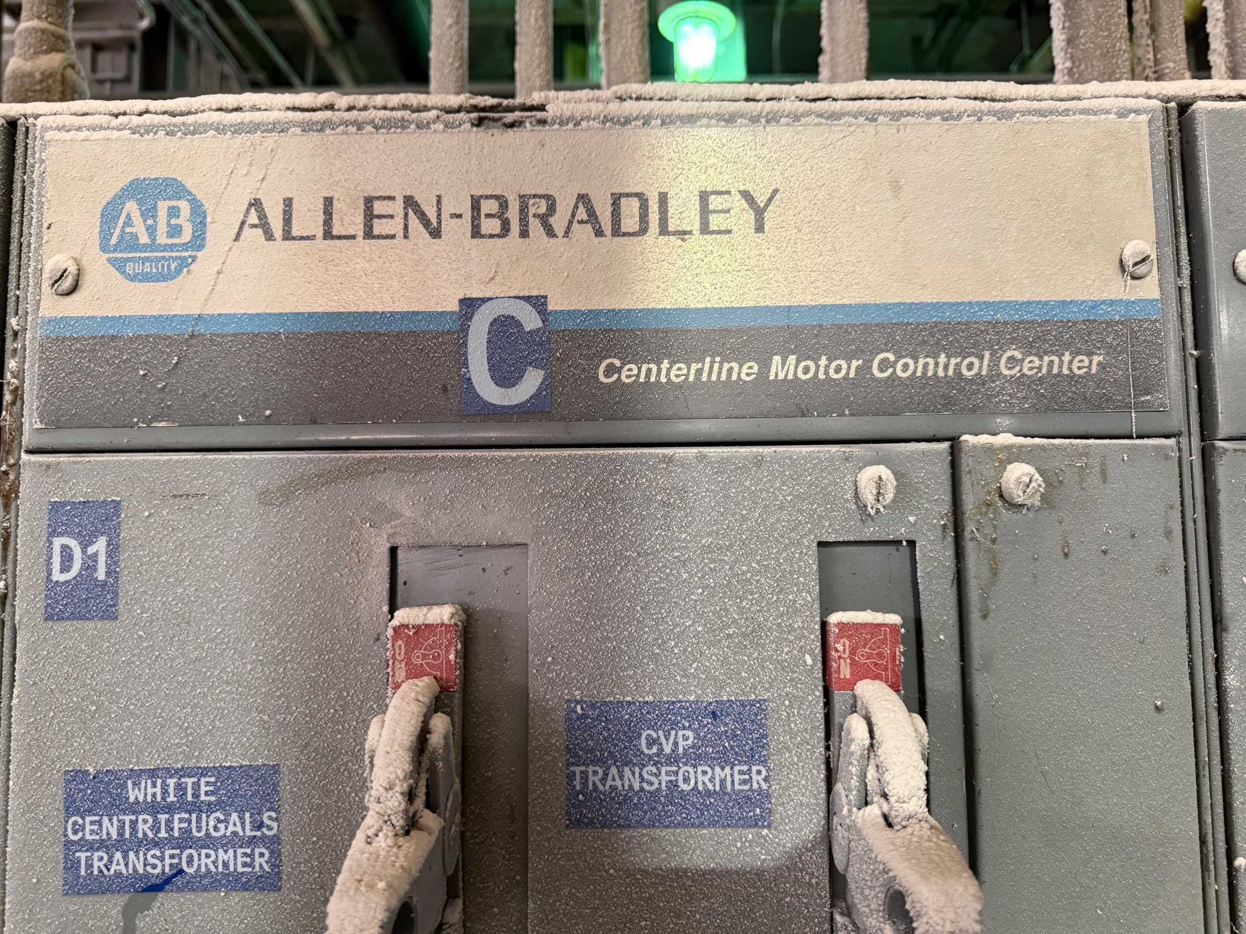 BULK QTY OF ALLEN-BRADLEY CENTERLINE 2100 MCC, 5 SECTIONS, 22 STARTERS - MOTOR CONTROL CENTERS