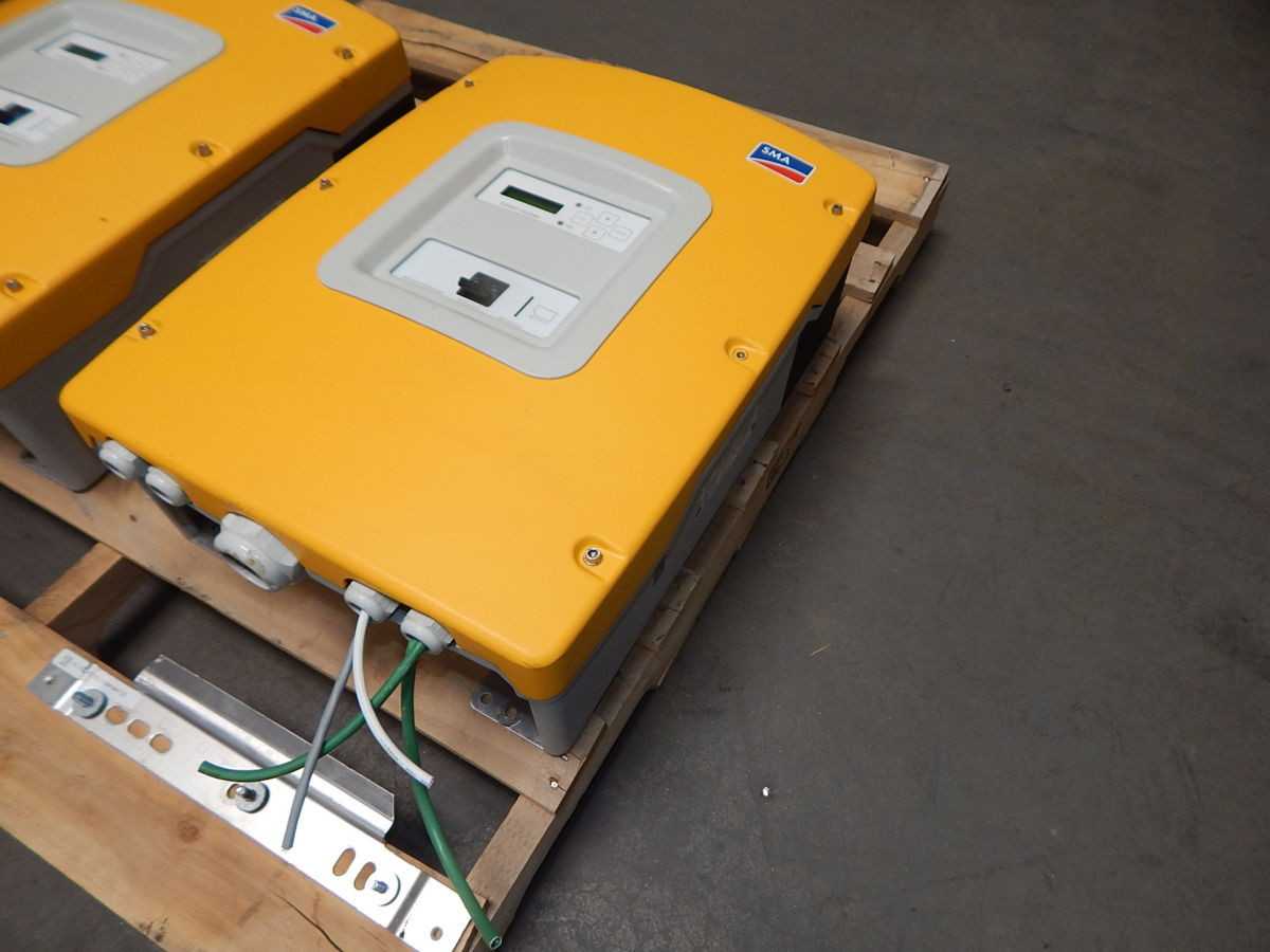 SMA SI 6048-US-10, 6000W OUTPUT, 120VAC, 48VDC BATT, 115A CHARGE, 96% EFF, IP54 - POWER INVERTERS