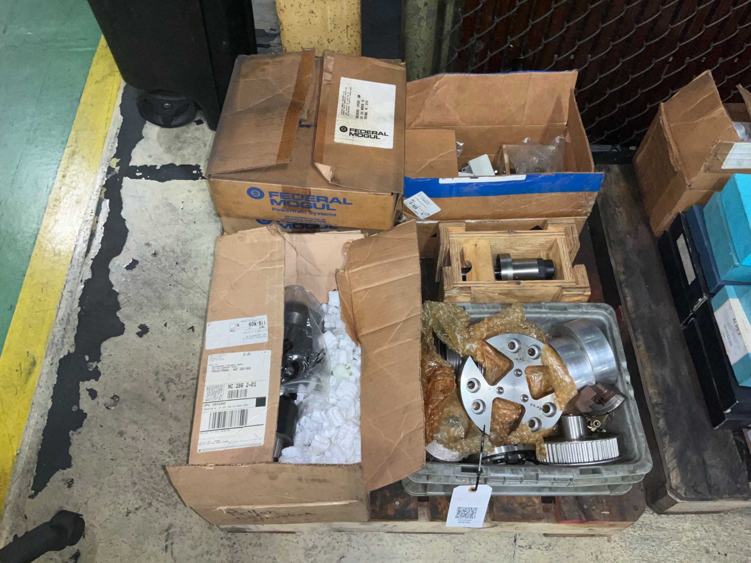 BULK QTY OF INDUSTRIAL PARTS - INDUSTRIAL PARTS