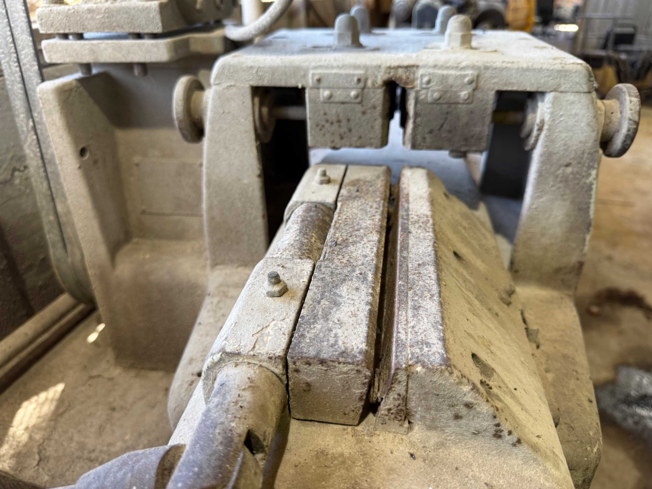 STRAIGHTENING MACHINE - TOOLS