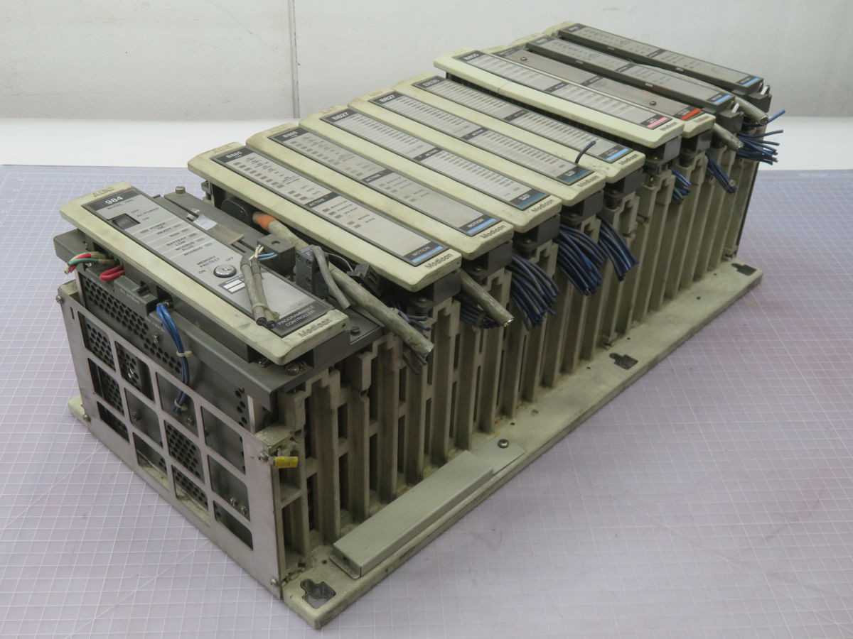 MODICON AS-B885-110 CONTROLS PLCS, 11 SLOTS, 4 MOTION, 24VDC, 64 DI, 32 DO, 16 AI, 1 COMMS - PLC MODULES