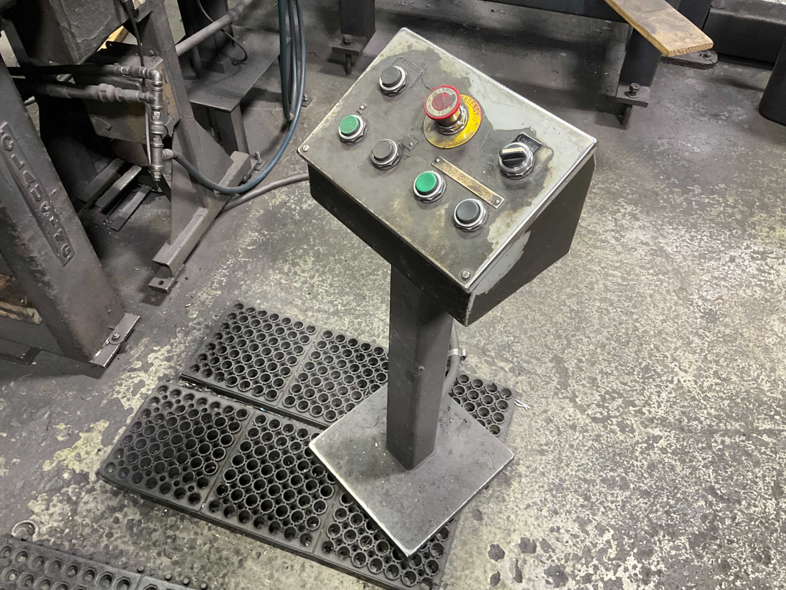 QTY 3: UPRIGHT DRILL PRESS - UPRIGHT DRILL PRESSES