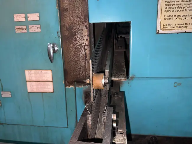 IZUMI KINZOKU KN-312B CYLINDRICAL GRINDER - undefined