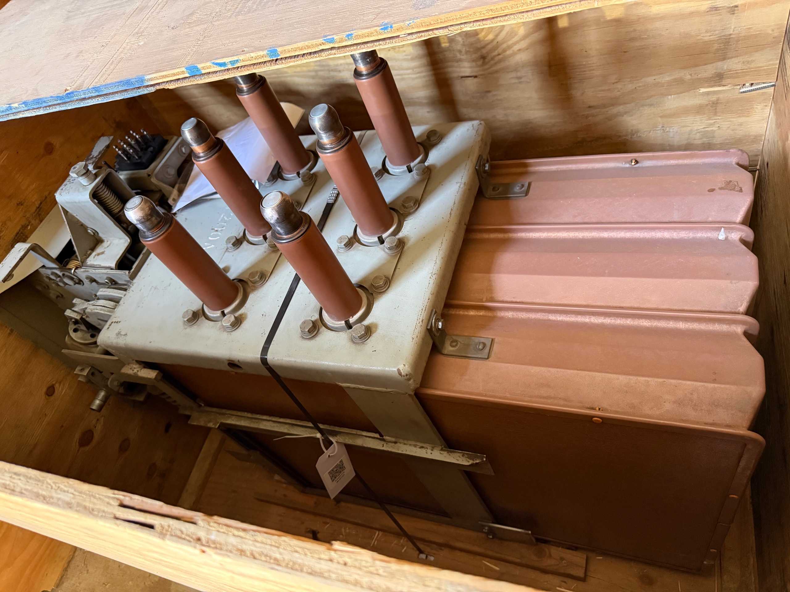 GENERAL ELECTRIC MAGNE-BLAST 4.76 KV 1200 A MEDIUM VOLTAGE CIRCUIT BREAKER - MEDIUM VOLTAGE CIRCUIT BREAKERS