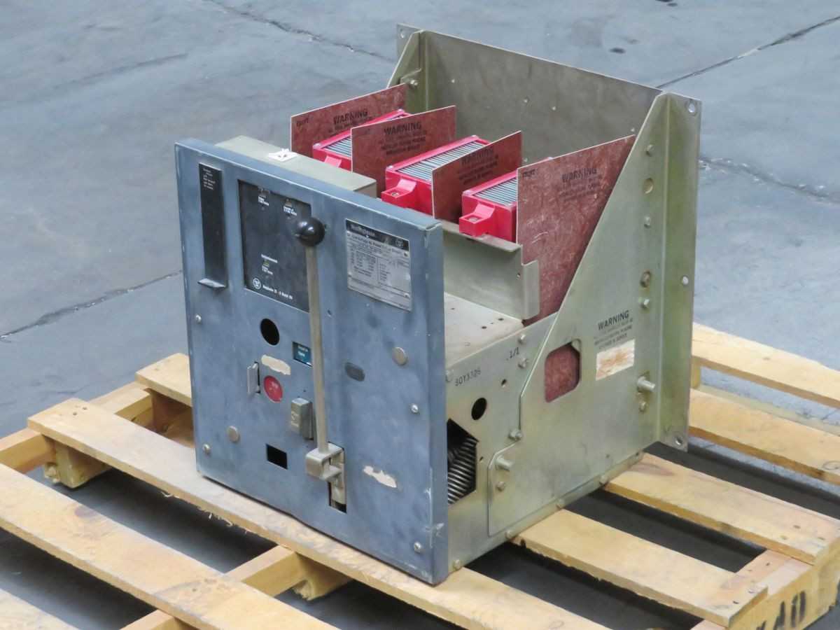 WESTINGHOUSE DS-206 CIRCUIT BREAKERS, 3 POLES, 800 A CURRENT, 600 VAC VOLTAGE, 42 KA IC - CIRCUIT BREAKERS