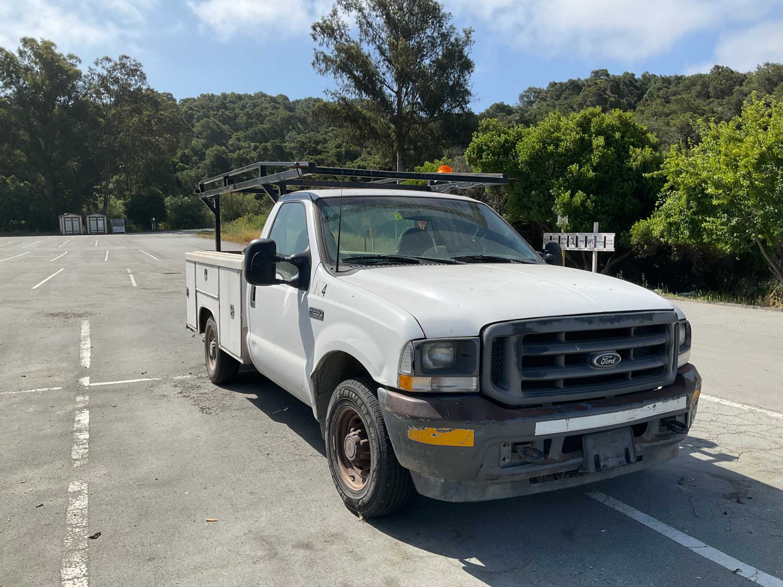 2003 FORD F-250 UTILITY TRUCK - SERVICE TRUCKS