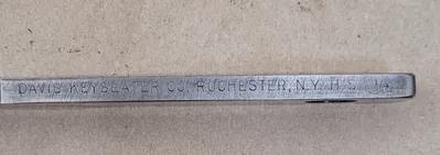 DAVIS 1/4 KEYSEATER CO. GP KEYSEATER BROACH (1/4" WIDTH X 5/8" HEIGHT X 16"-22.5" LENGTH) - MACHINE TOOLING