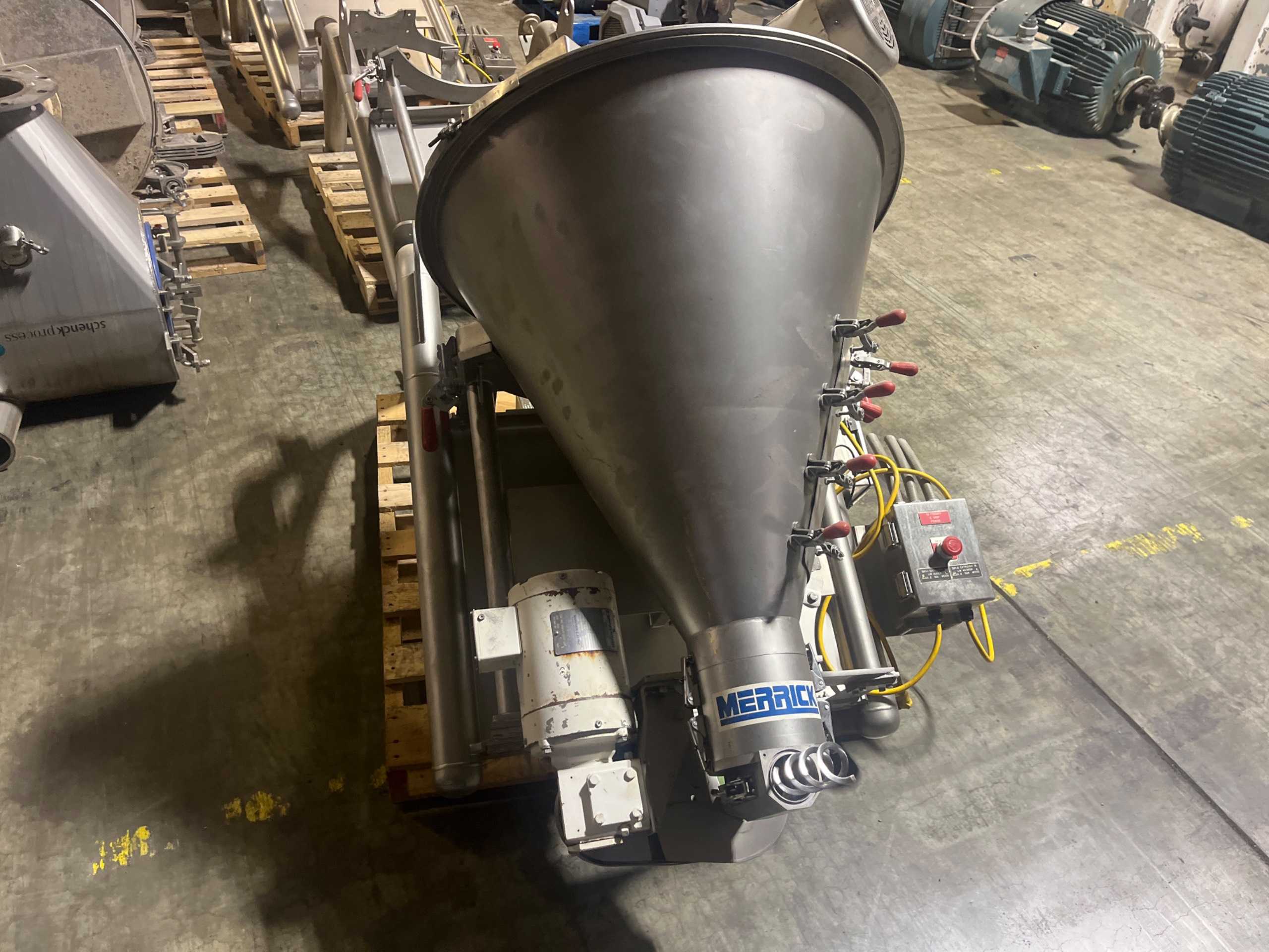 MERRICK 570 LOSS-IN-WEIGHT FEEDER - FEEDERS