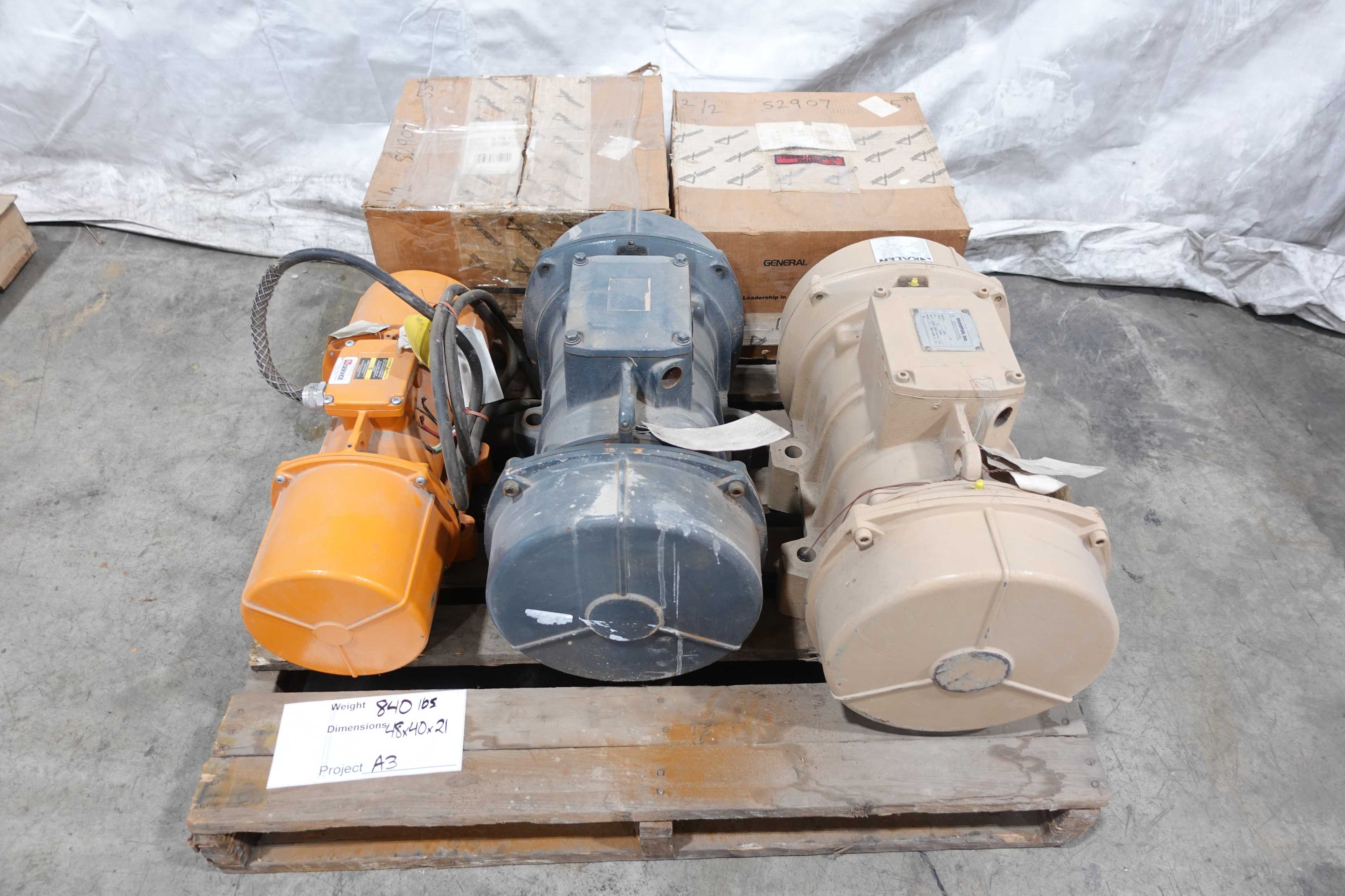 PALLET OF ASSORTED VIBRATORS AND ACCESSORIES, METALFAB, GENERAL KINEMATICS - PNEUMATIC VIBRATOR
