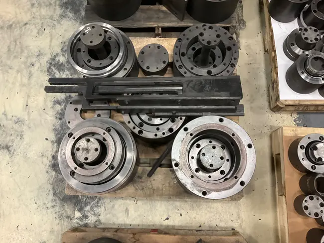 BULK QTY OF TOOLING FOR CINCINNATI 220-DCII-6 PRESS - undefined