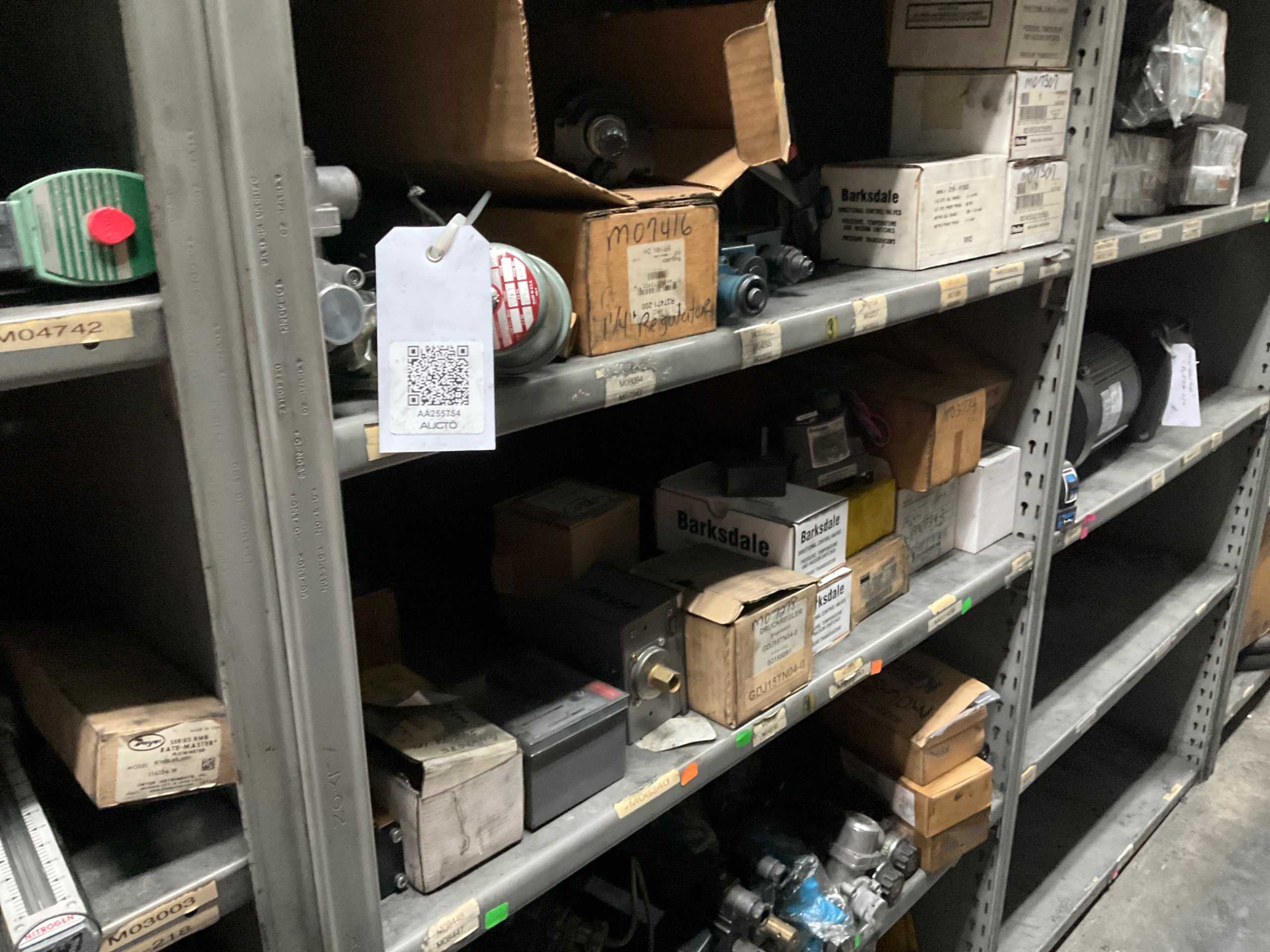 BULK QTY OF VALVES - VALVES