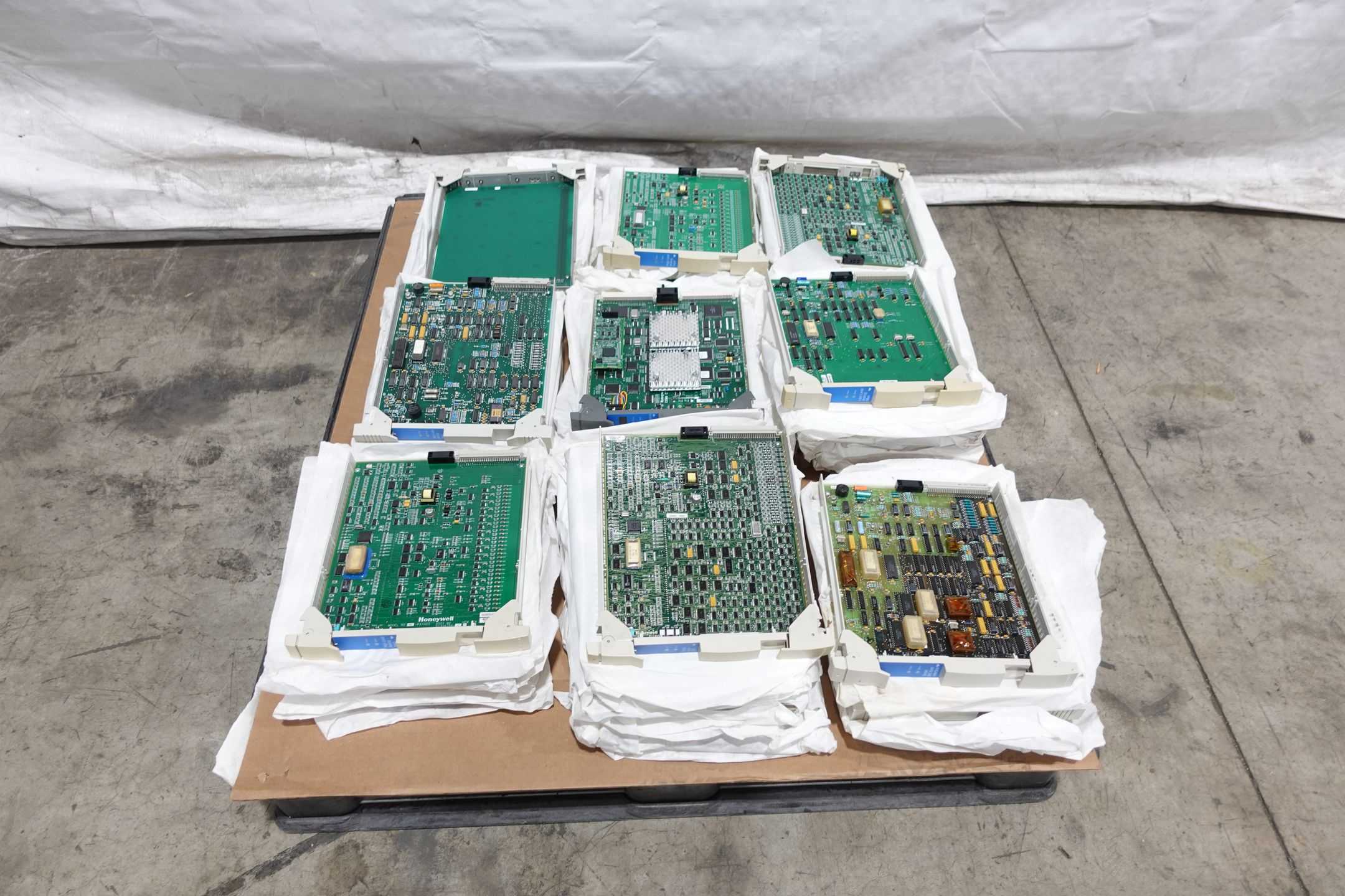 PALLET OF ASSORTED HONEYWELL PCB CIRCUIT BOARDS - PCB CIRCUIT BOARDS