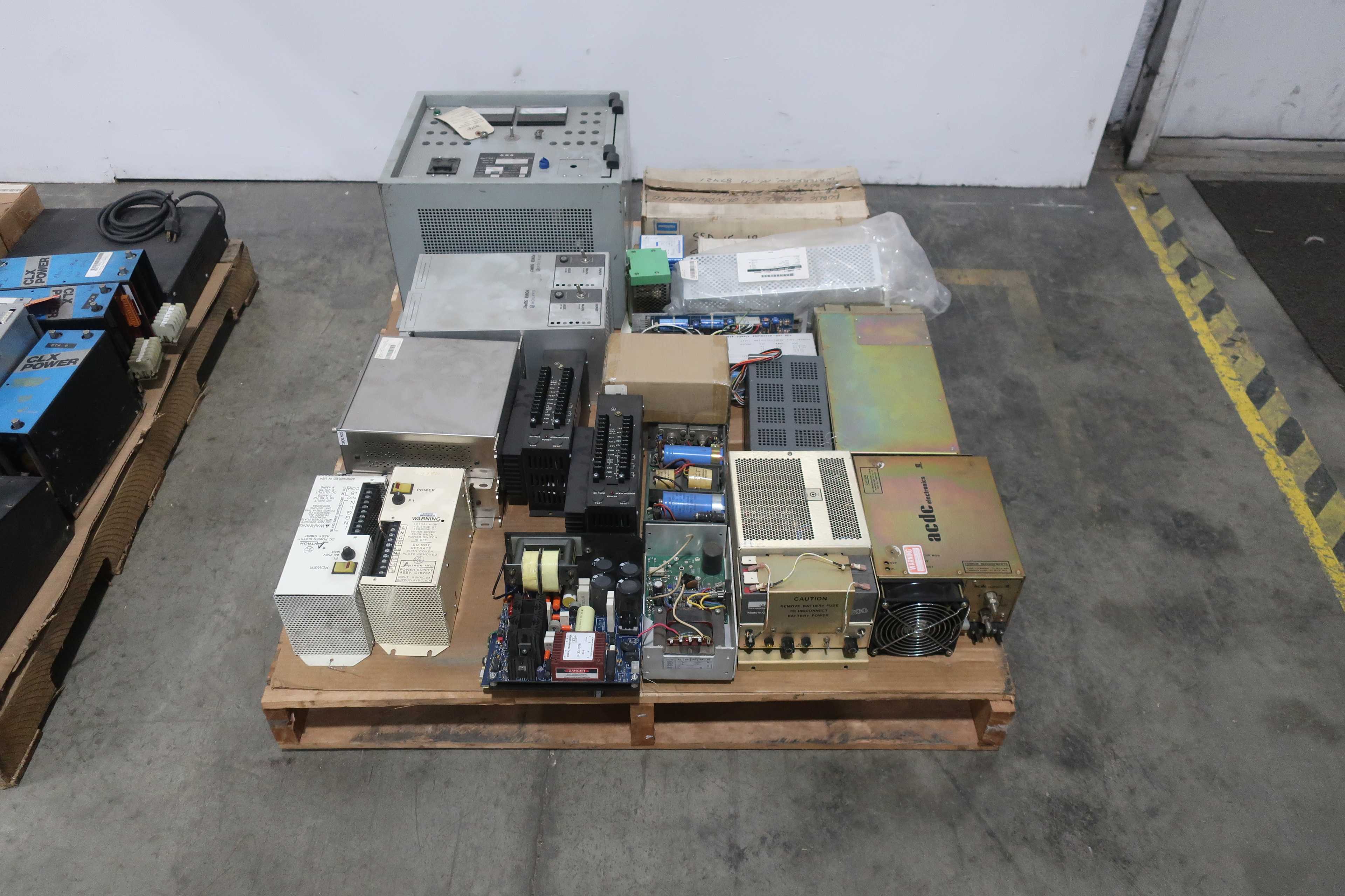 SKU 1742303 - 2 PALLETS OF ASSORTED POWER SUPPLIES - POWER SUPPLIES