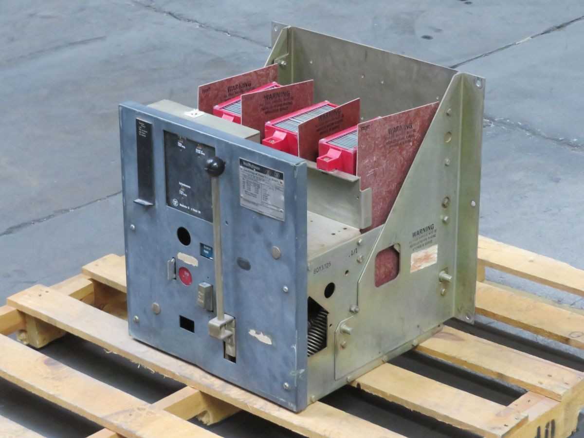 WESTINGHOUSE DS-206 CIRCUIT BREAKERS, 3 POLES, 800 A CURRENT, 600 VAC VOLTAGE, 42 KA IC - CIRCUIT BREAKERS