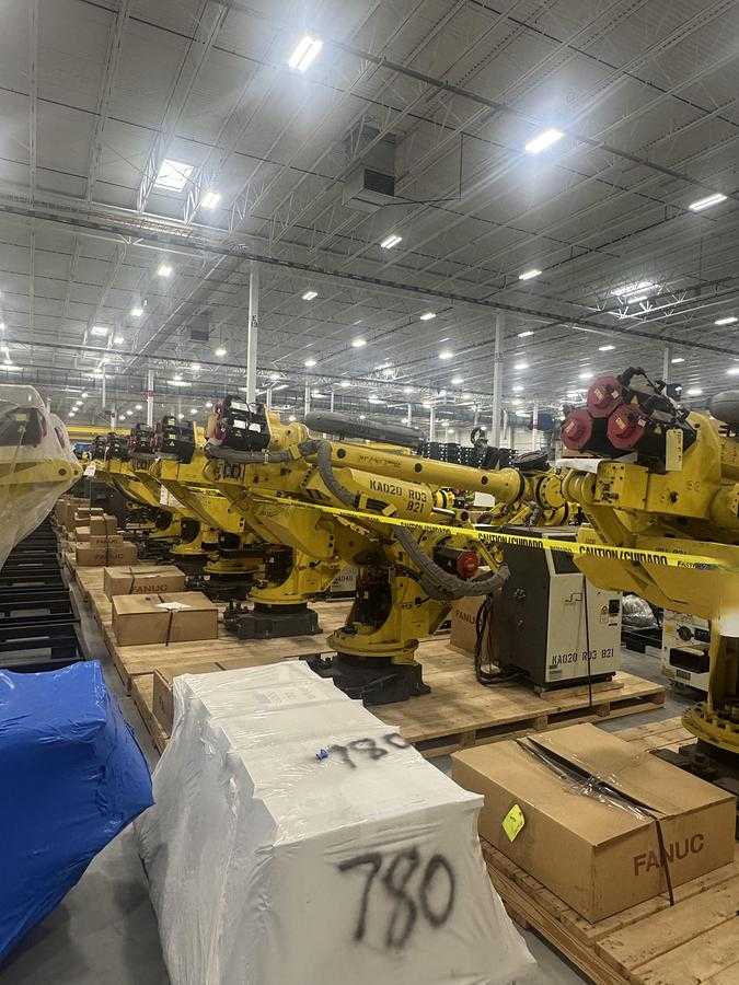 2010 FANUC M-900IA/400L ARTICULATED ROBOT, 400KG PAYLOAD, 3625MM REACH, R-30IA CONTROL - ARTICULATED ROBOTS