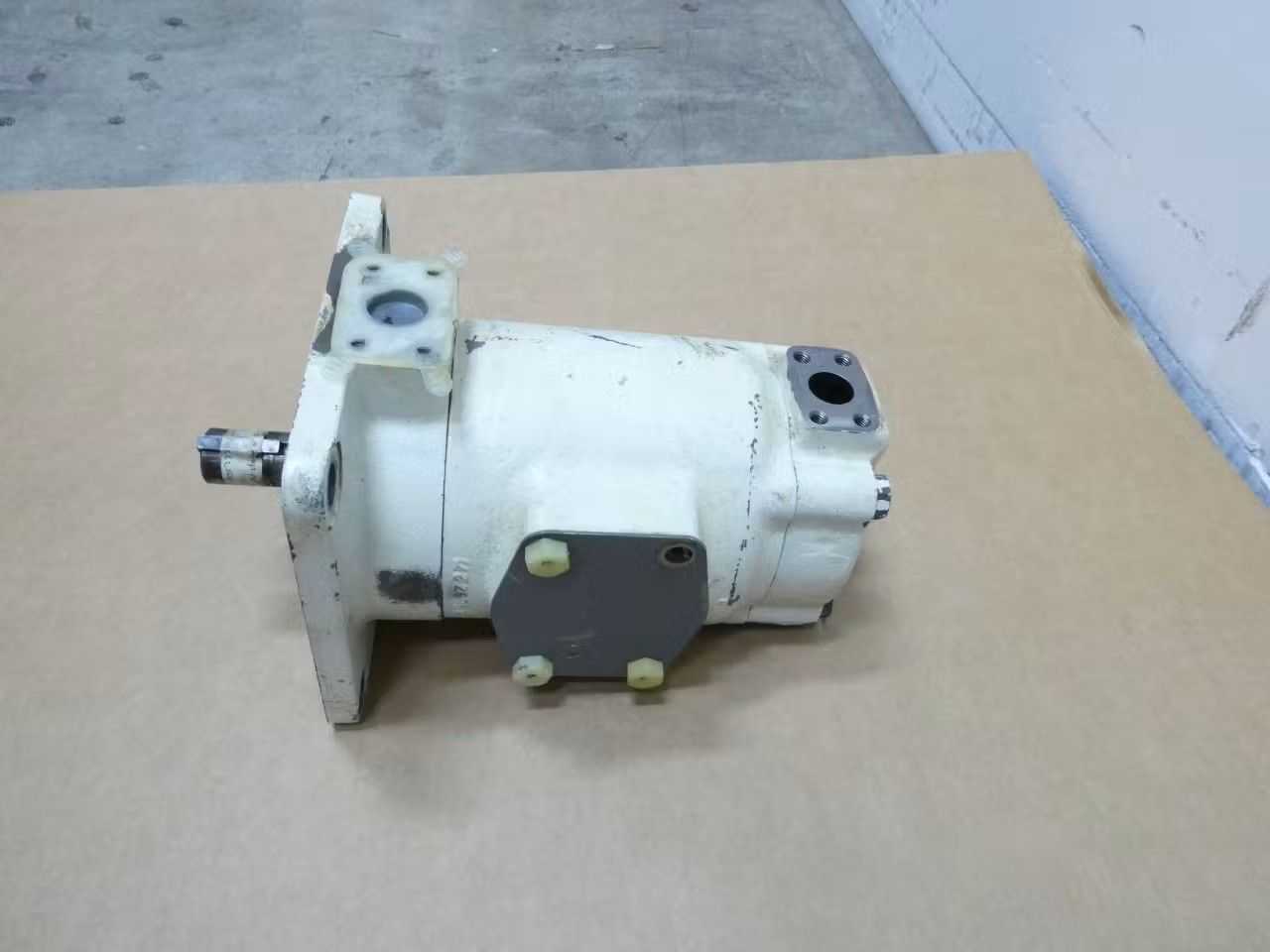 SKU 1711198 - TOKIMEC SQP43-60-30-86DD-18 HYDRAULIC VANE PUMP - HYDRAULIC VANE PUMP