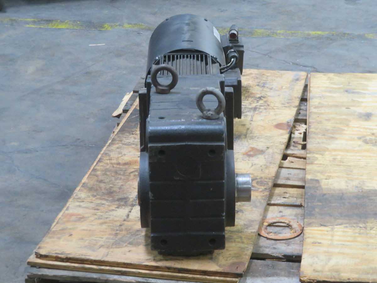 LENZE MCA 19S35-RSOF3-ZOGO-KS5F42N-ROSU SERVO MOTORS, 13.2 KW POWER, 36 NM TORQUE - GEARMOTOR