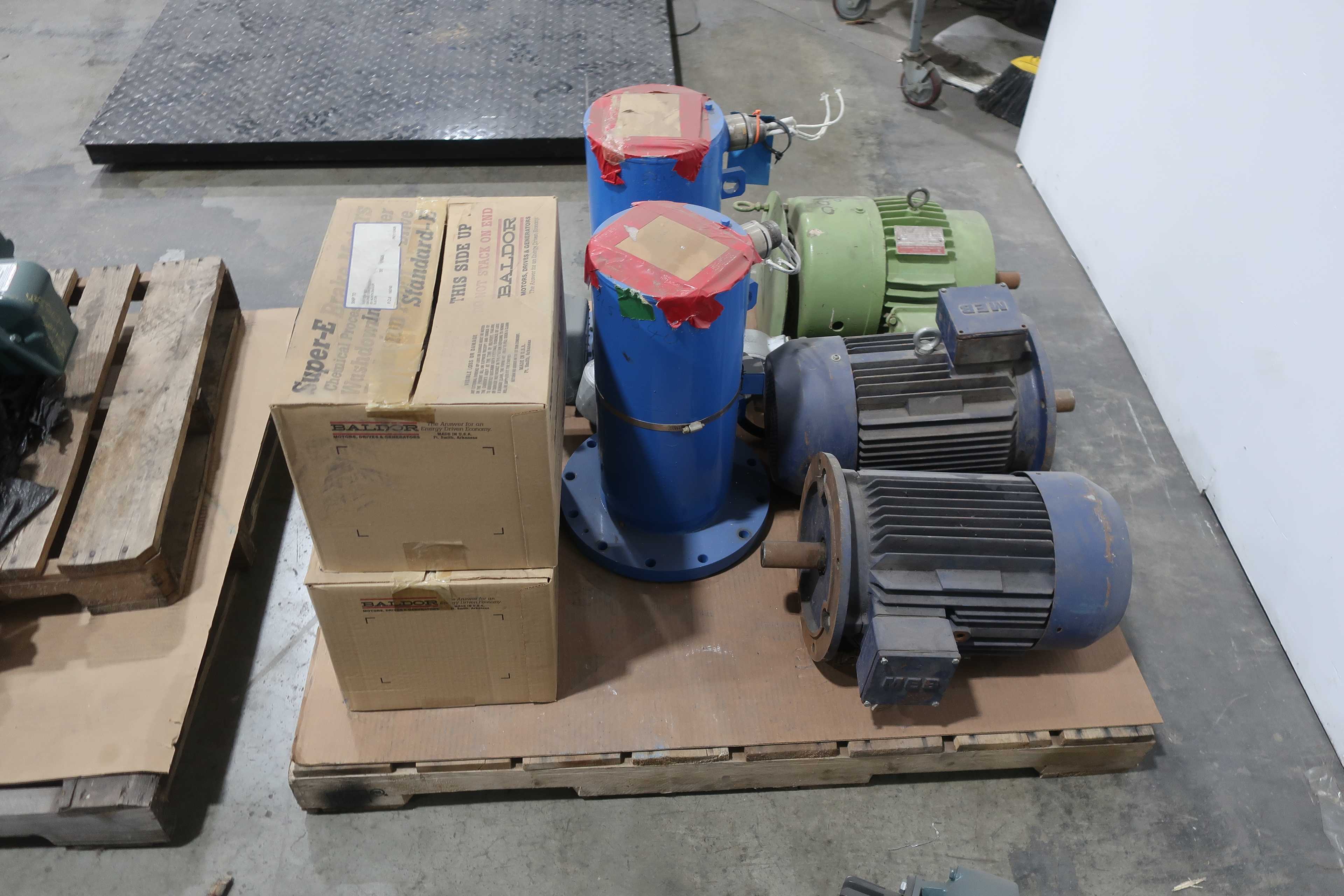 SKU 1734196 - 4 PALLETS OF ASSORTED AC MOTORS For Sale | Aucto