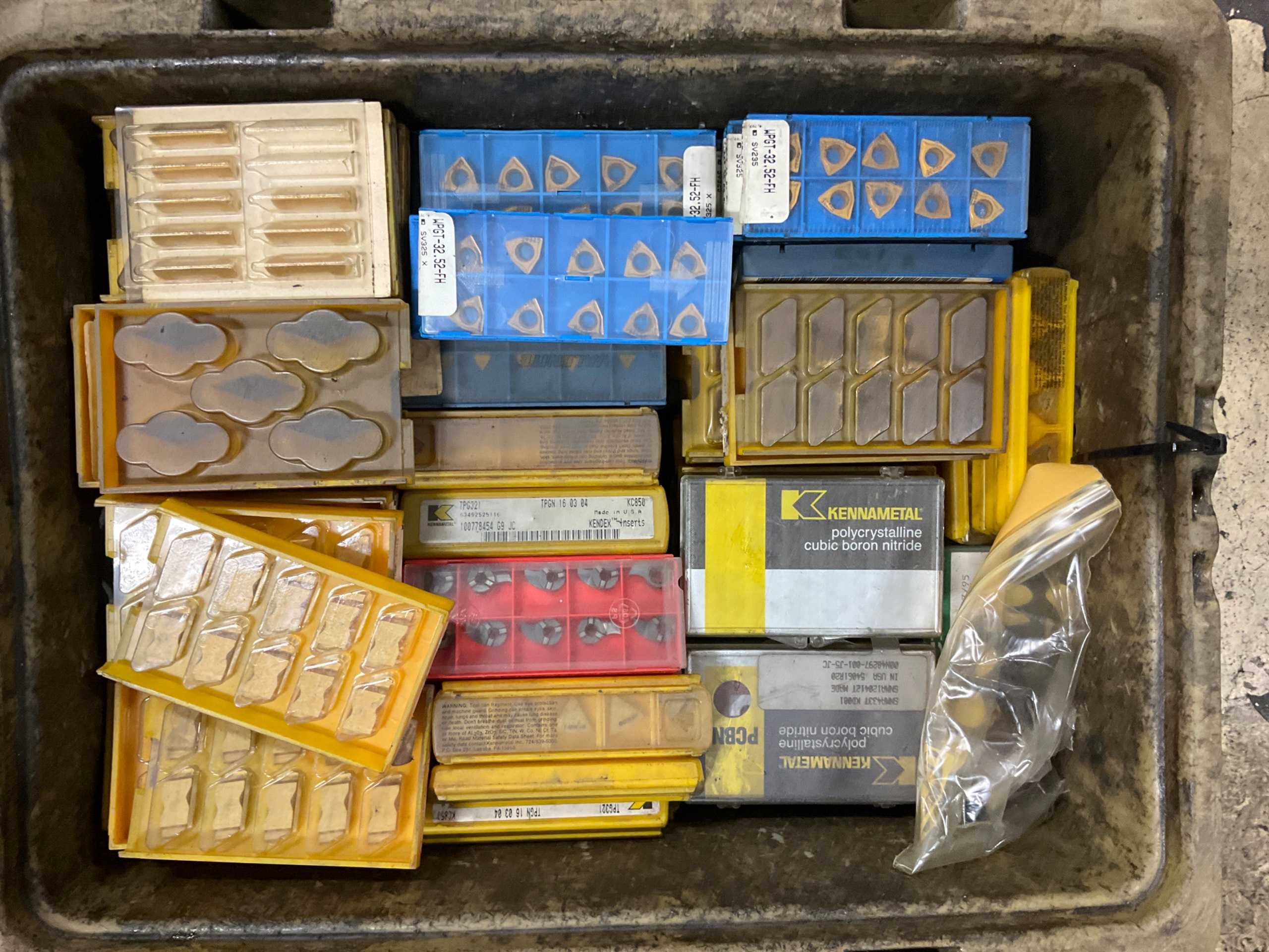 BULK QTY OF INDEXABLE CARBIDE INSERTS - INDUSTRIAL PARTS