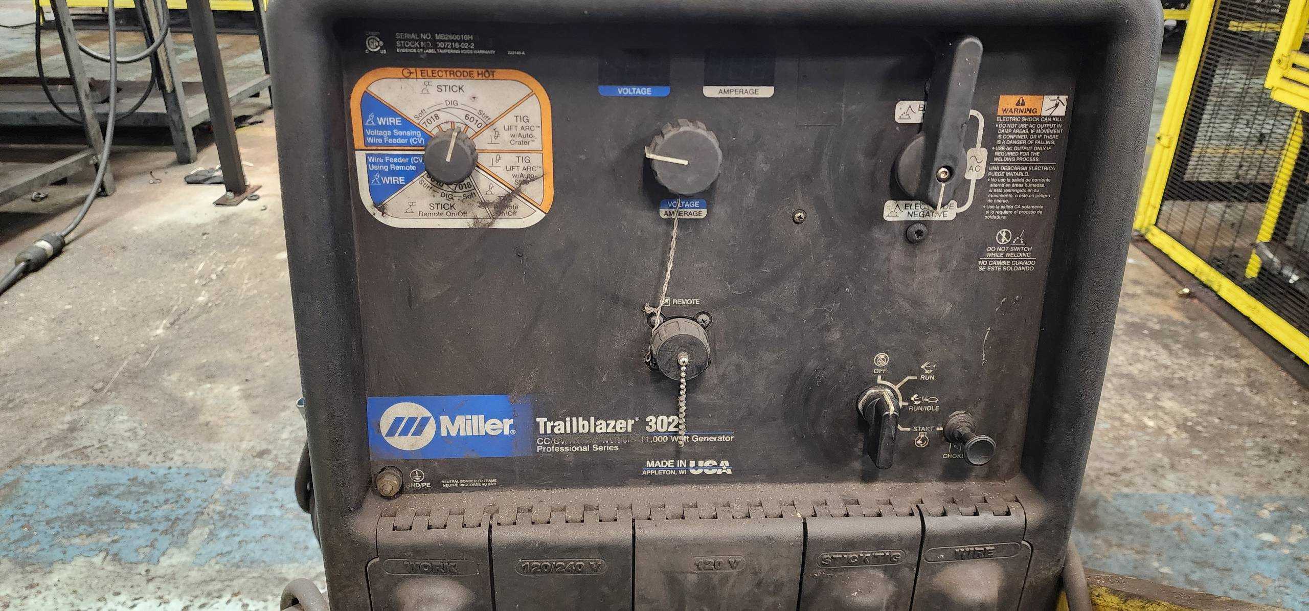 MILLER TRAILBLAZER 302 ENGINE DRIVEN WELDER - ENGINE DRIVEN WELDER