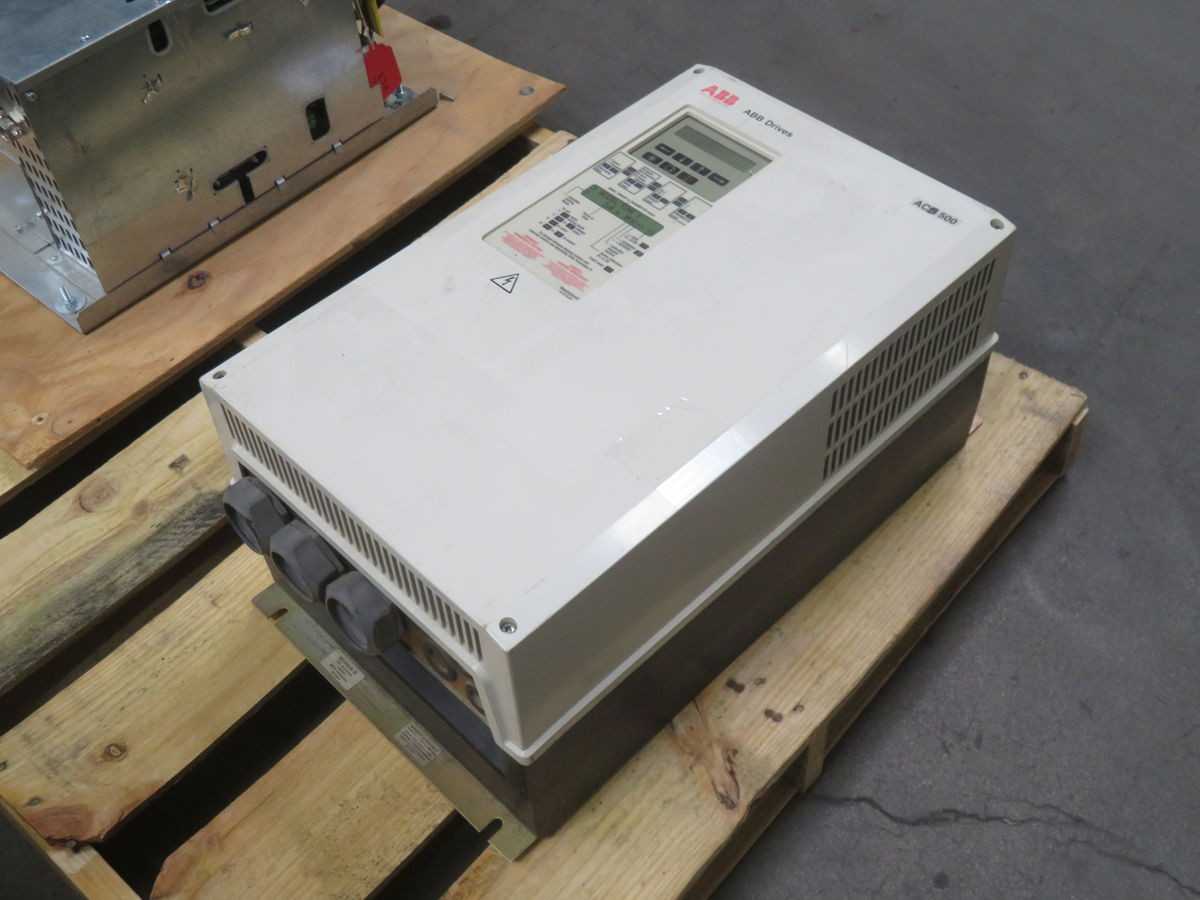 ABB ACS501-040-00P2, VFD, 3PH 380-480V INPUT, 40A OUTPUT, 18.5KW POWER, 0-500HZ FREQ - AC VFD DRIVES