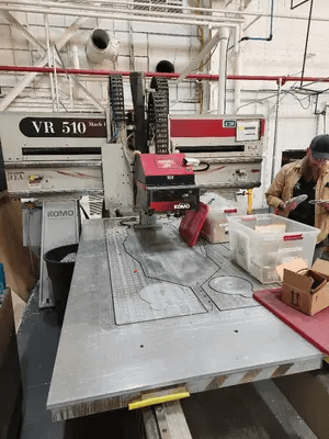 KOMO VR510MACHIISHO 5'X10' CNC ROUTER W/ATC, 12KW SPINDLE, 12-POSITION CHANGER, FANUC 210-I - CNC ROUTERS