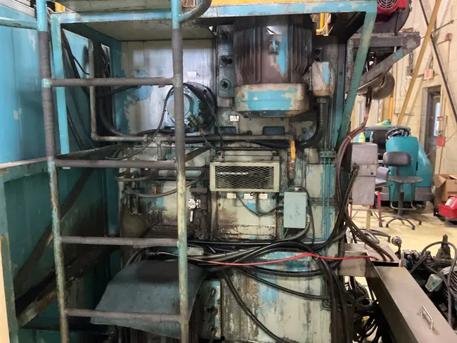 NISSEI V-5P M-901 GRINDING MACHINE - undefined