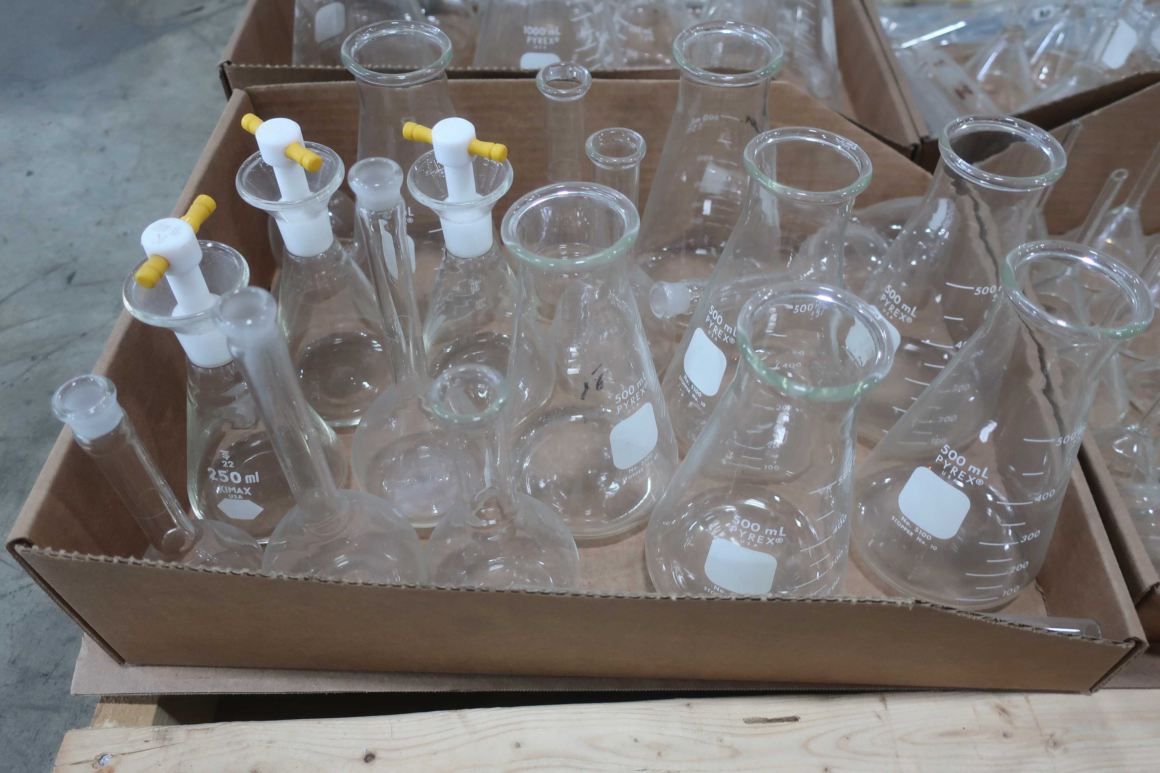 3 PALLETS OF ASSORTED SCIENTIFIC GLASSWARE AND TEST KIT EQUIPMENT For ...