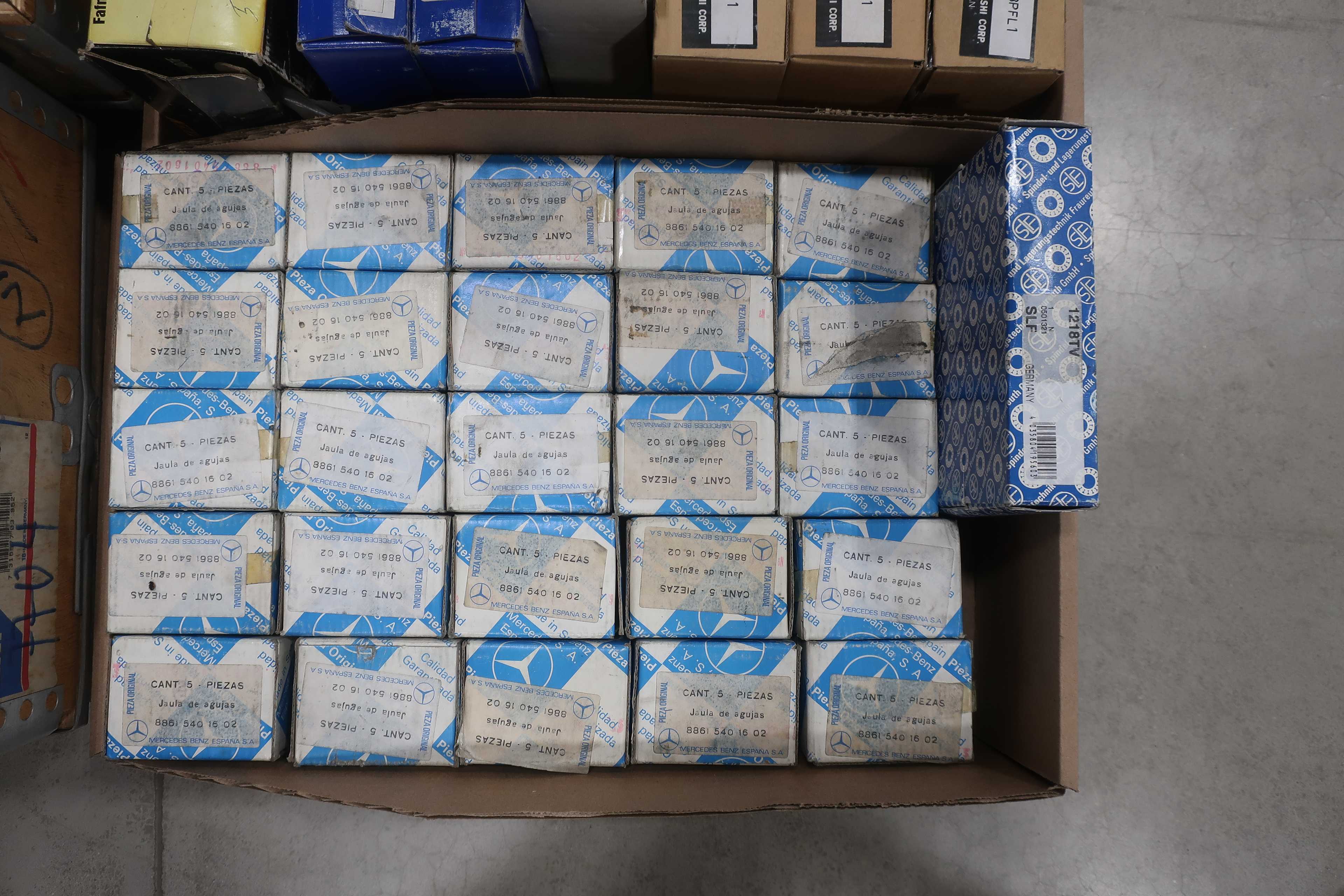 SKU 1738306 - PALLET OF ASSORTED ROLLER BEARINGS, SNR, SKF, TORRINGTON, NTN, FAG, NACHI, TIMKEN - BEARINGS