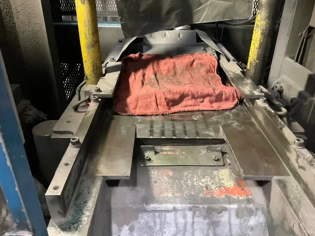 CINCINNATI 175-HC-8 175 TON COMPACTING PRESS - undefined