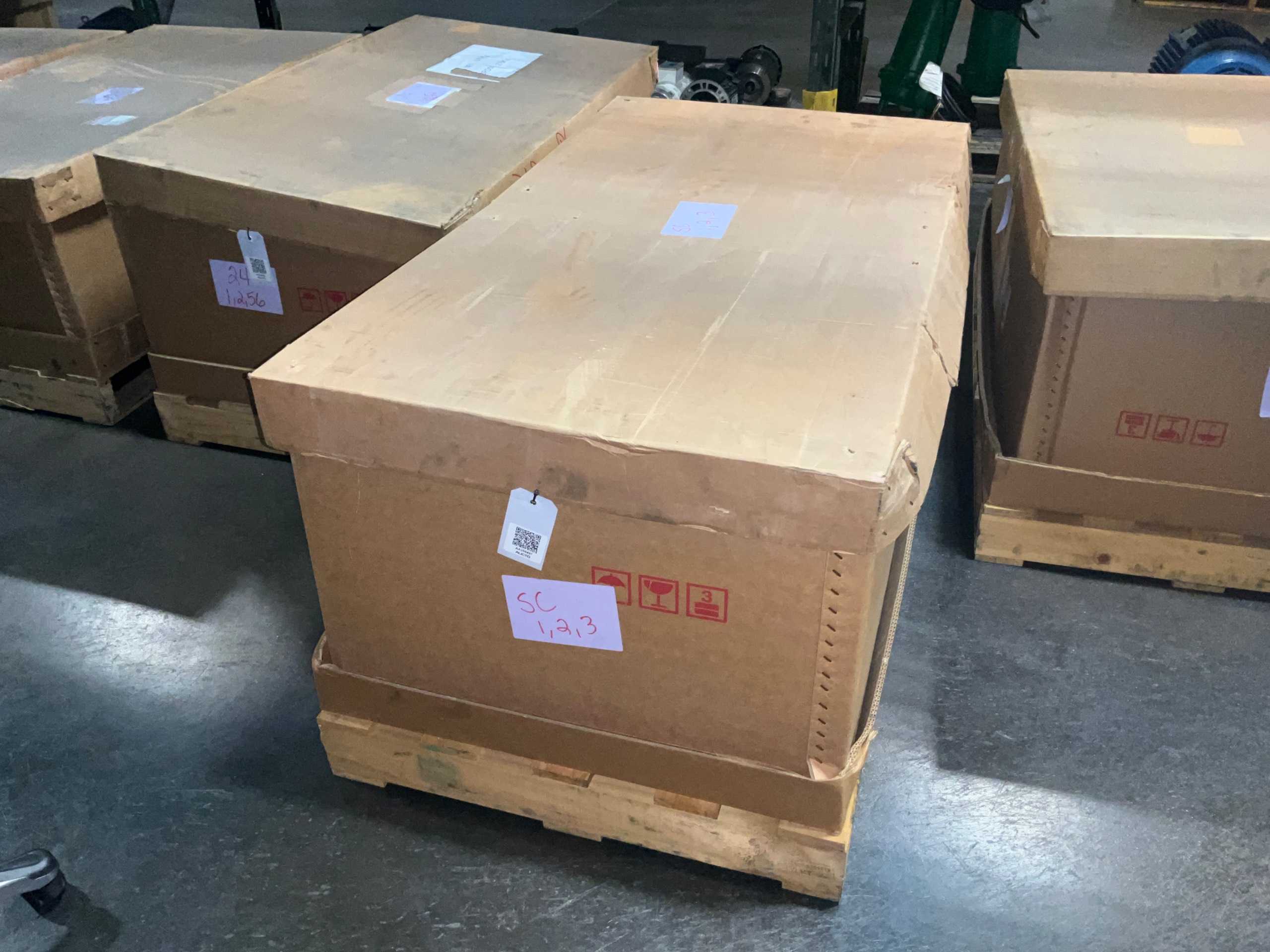 BULK QTY OF INDUSTRIAL PARTS