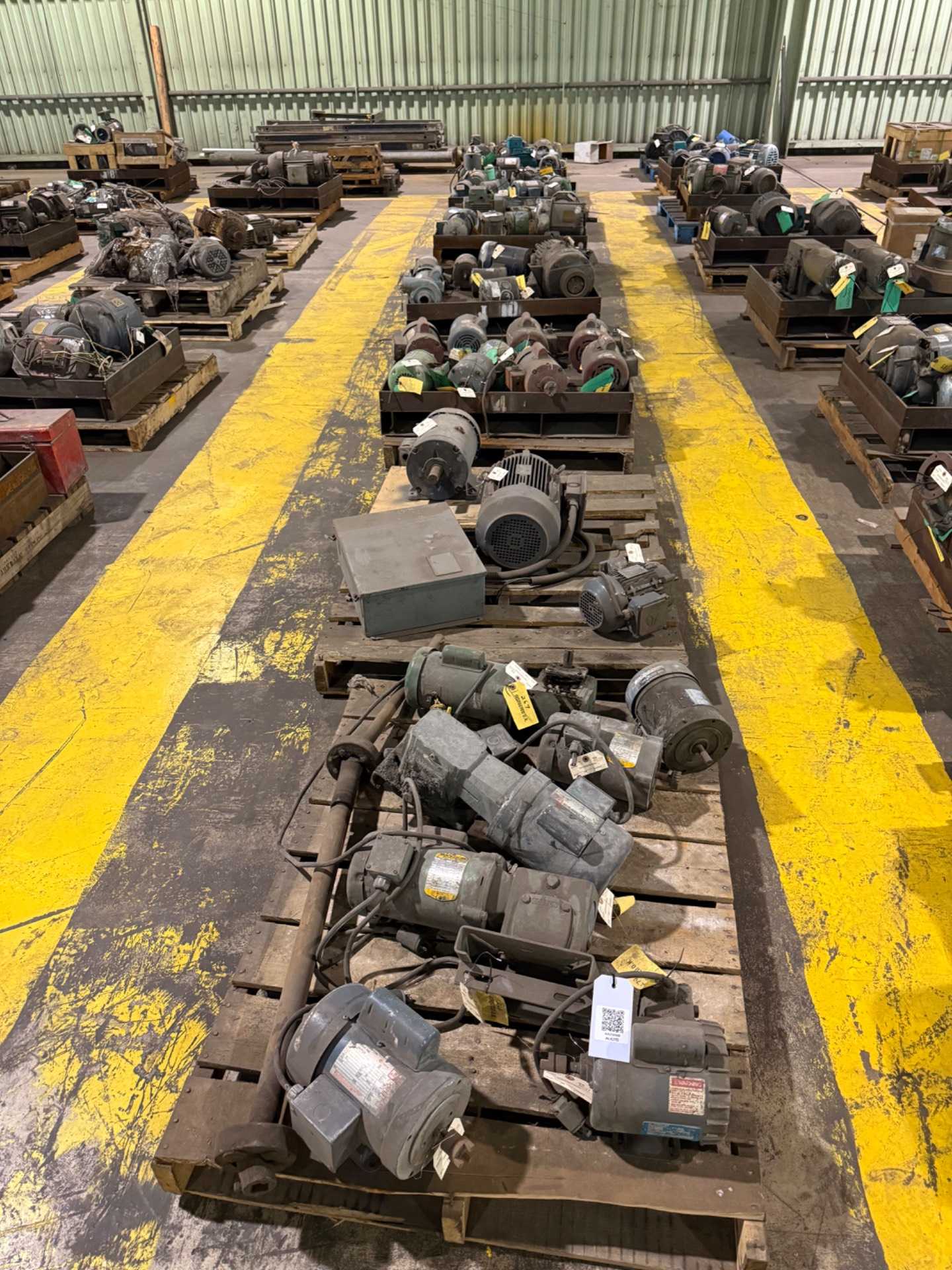 BULK QTY OF ELECTRIC MOTORS - ELECTRIC MOTORS