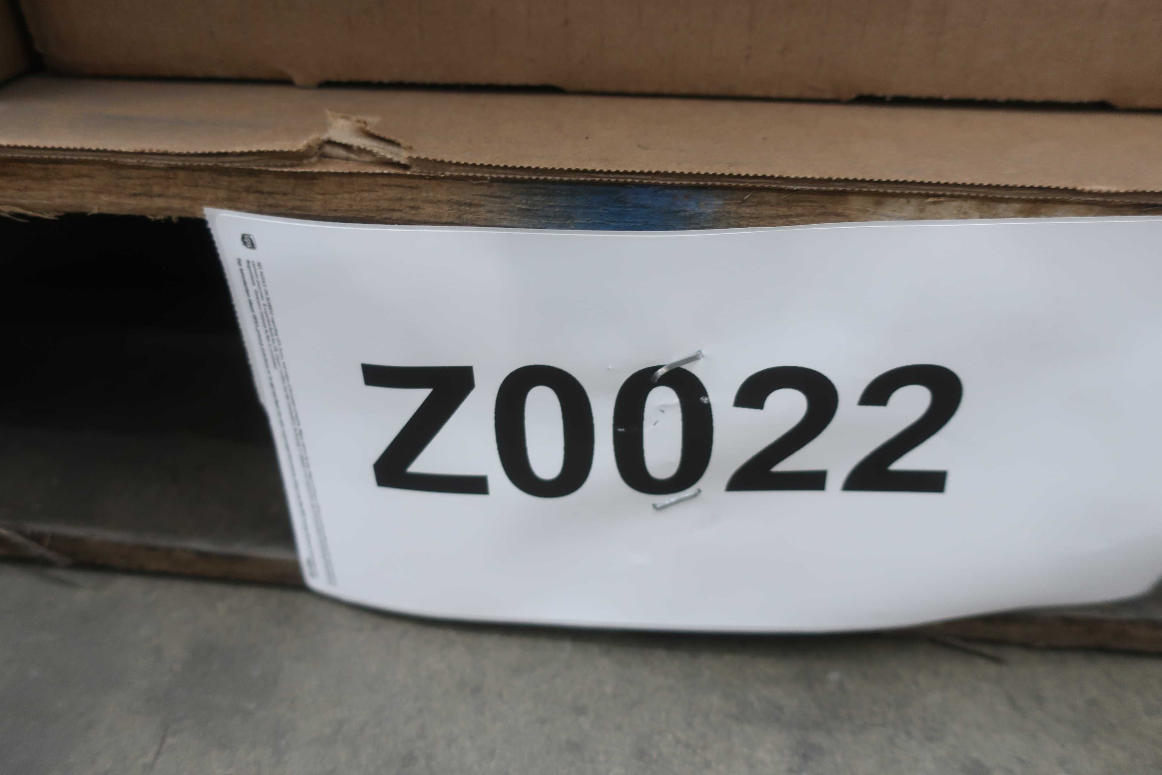2 PALLETS OF 3M FALL PROTECTION CROSS ARM STRAPS - SAFETY EQUIPMENT