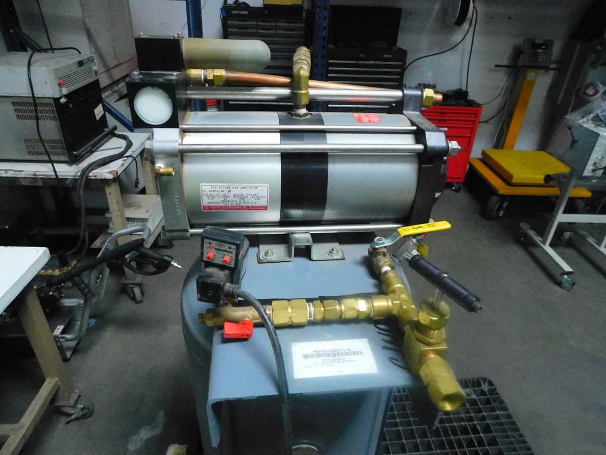 MAXPRO TECHNOLOGIES GPLV 2 AIR DRIVEN AIR AMPLIFIER 2:1,290PSI W/TANK - PNEUMATIC PARTS