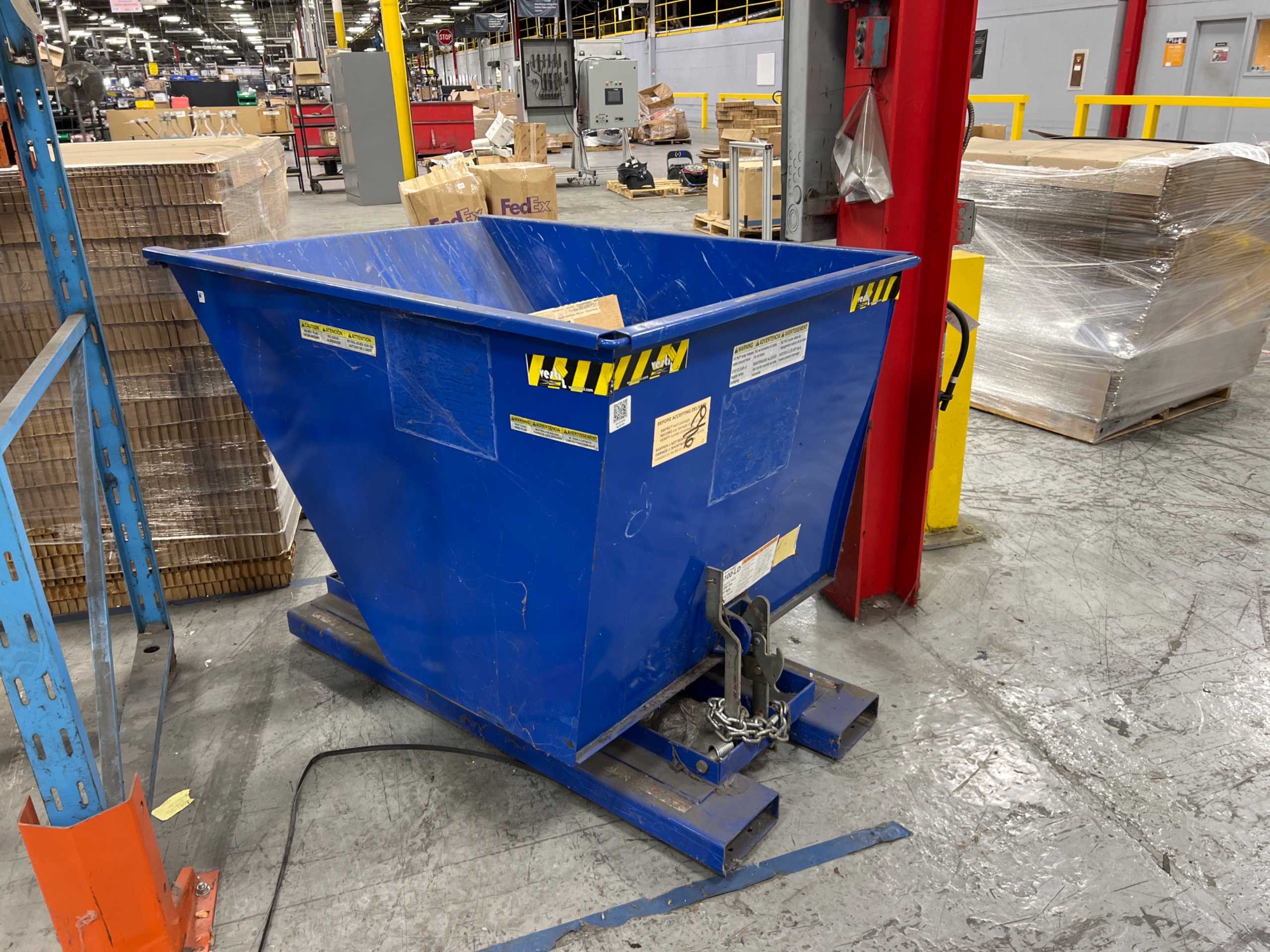 VESTIL D-100-LD SELF DUMPING HOPPER VESTIL D-100-LD SELF DUMPING HOPPER