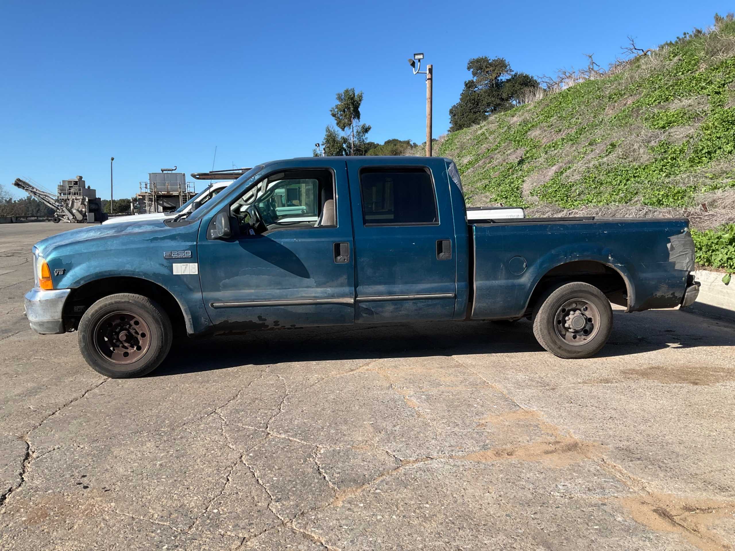 1999 FORD F-250 PICKUP TRUCK - PICKUP TRUCKS