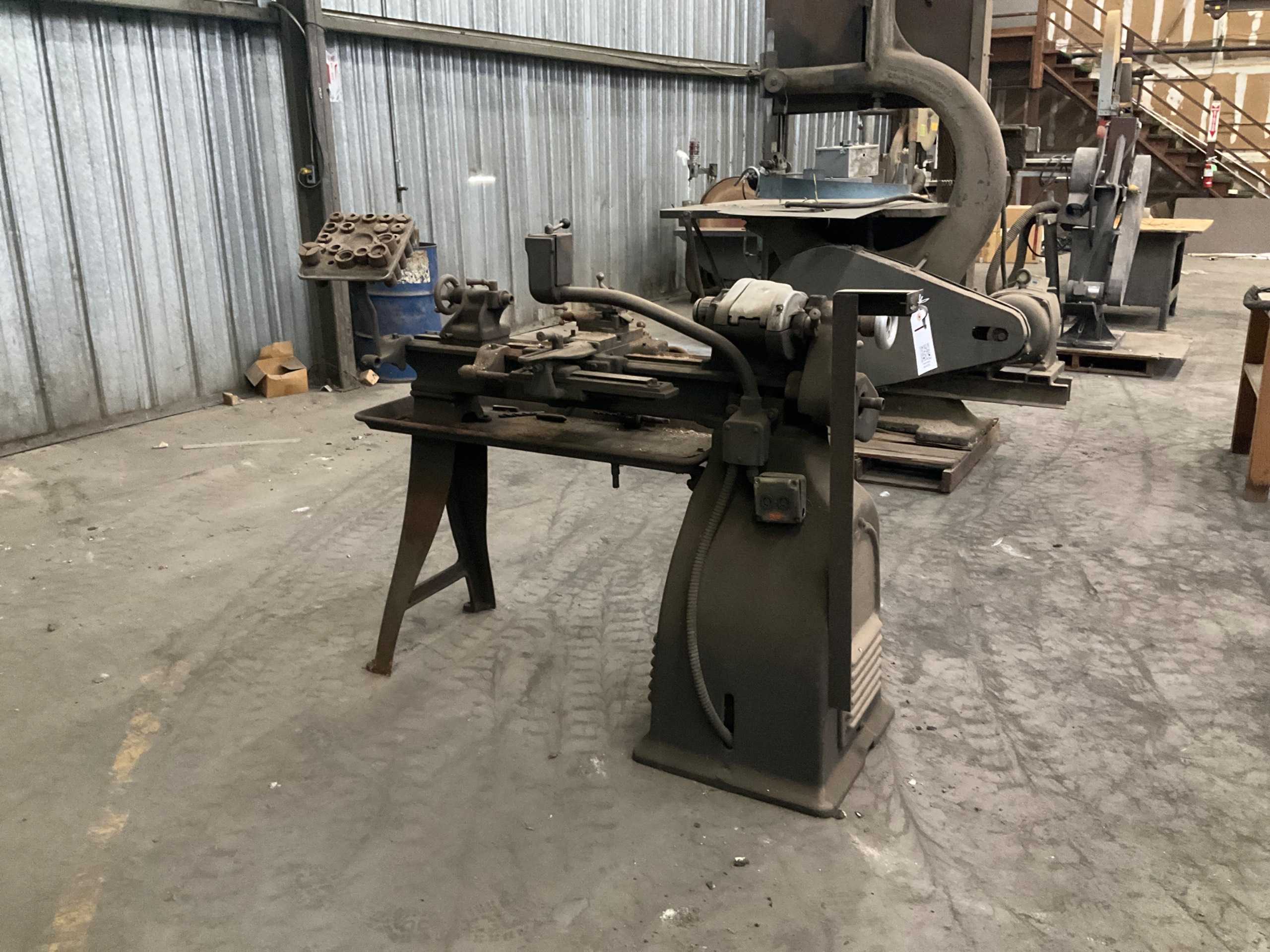 SOUTH BEND MANUAL LATHE - MANUAL LATHES