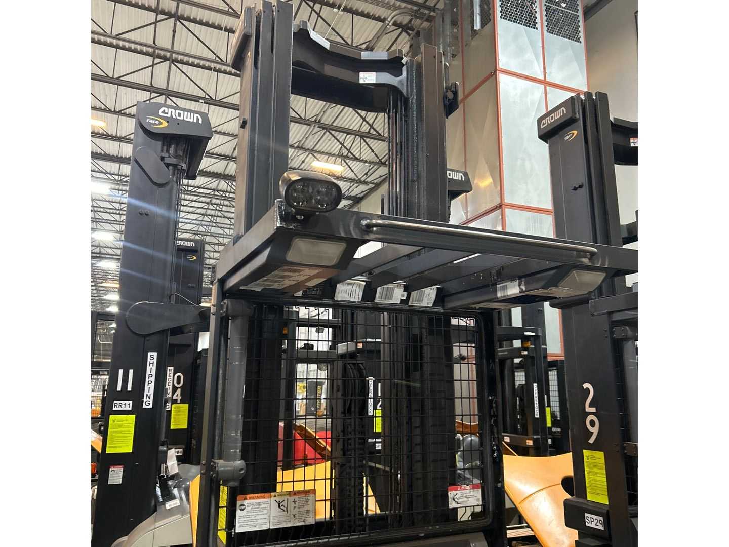 CROWN SP4050-30 ORDER PICKER - ORDER PICKER