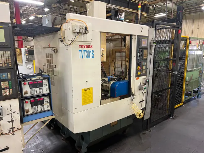 2003 TOYOSK TVT301S VERTICAL MACHINING CENTER - undefined