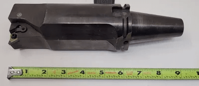 CARBOLOY 4096551-046/TD-76523 END MILL TOOL HOLDER CAT 40 (9” OAL, 6.25” PROJ, 2.5” BODY DIA) - MACHINE TOOLING