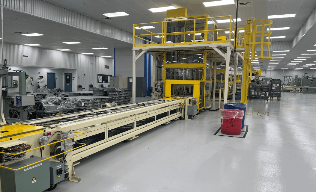 2021 SANYO K8809-350 PALLET LIFT / OVERHEAD SYSTEM WITH PLC'S - CONVEYORS